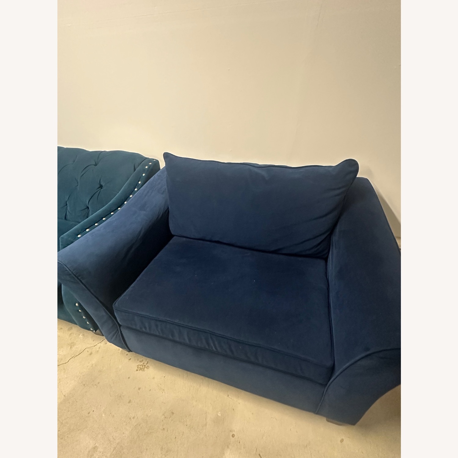 Raymour & Flanigan Blueseat Loveseat - image-1