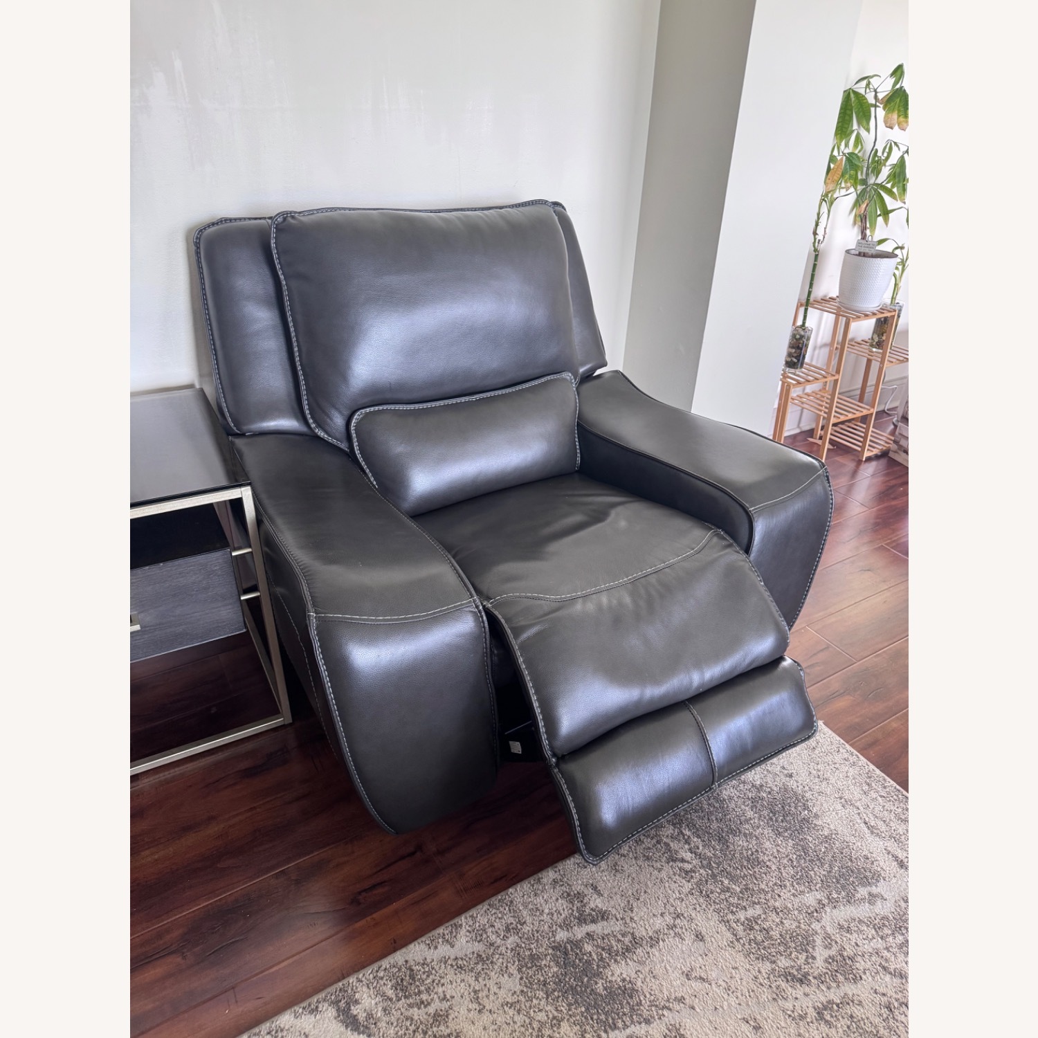 TV Recliners  - image-4