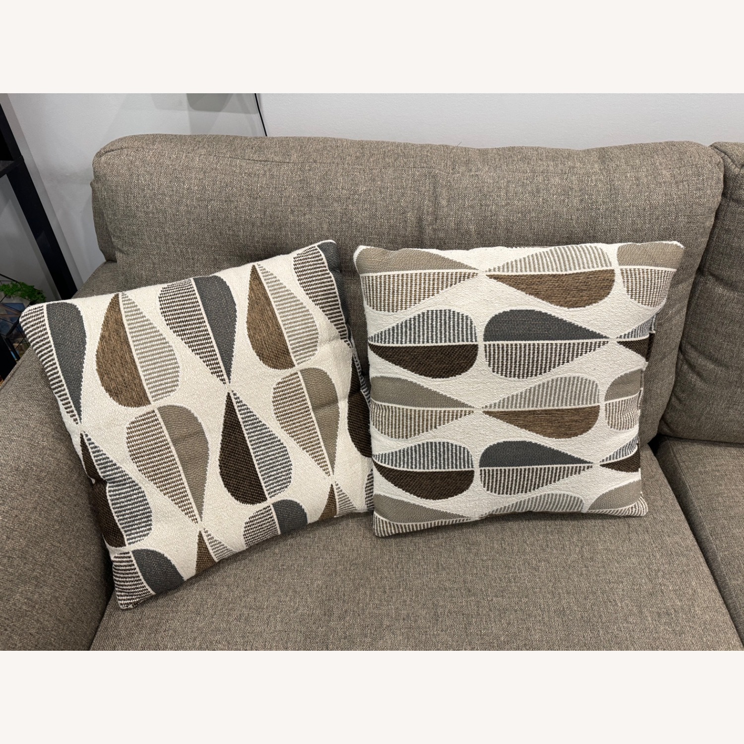 Bob's Discount Furniture Sofa - image-3