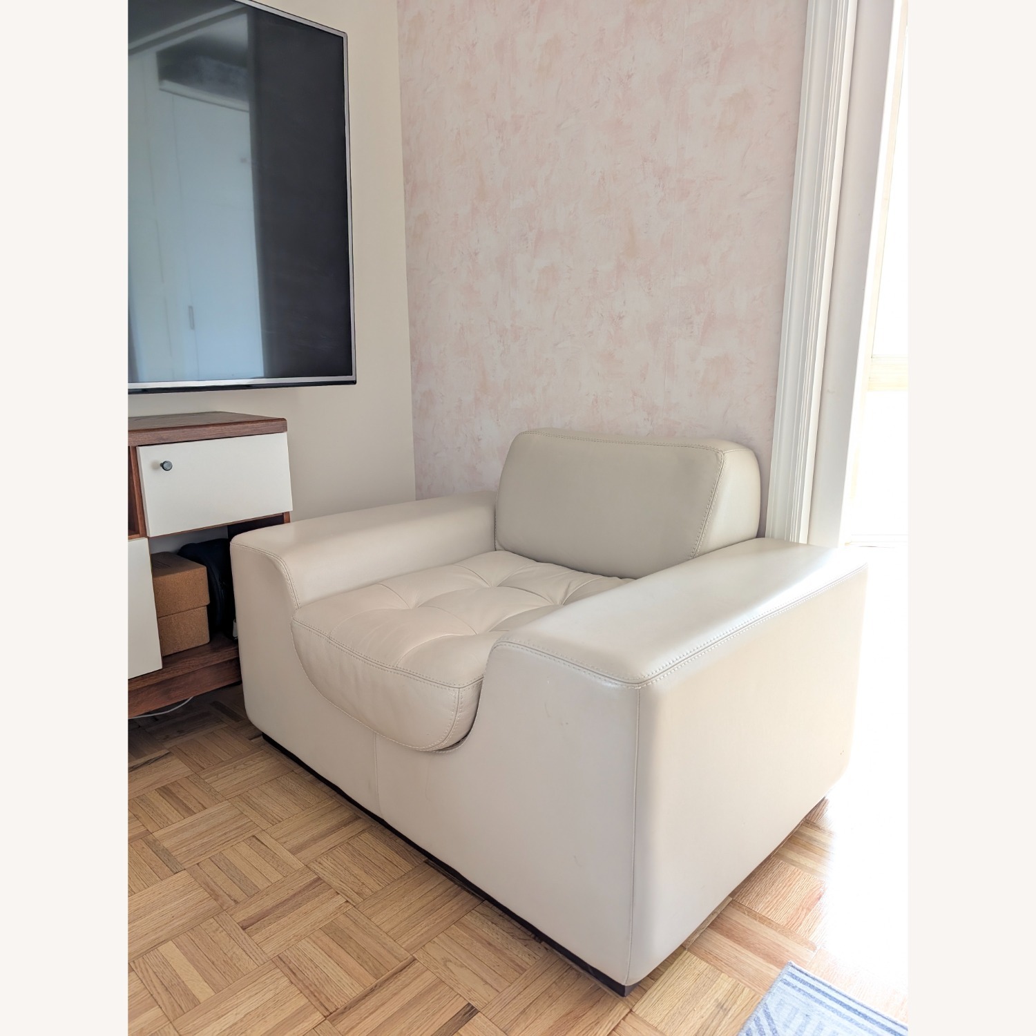 Designer American Leather Modern Armchair - image-1