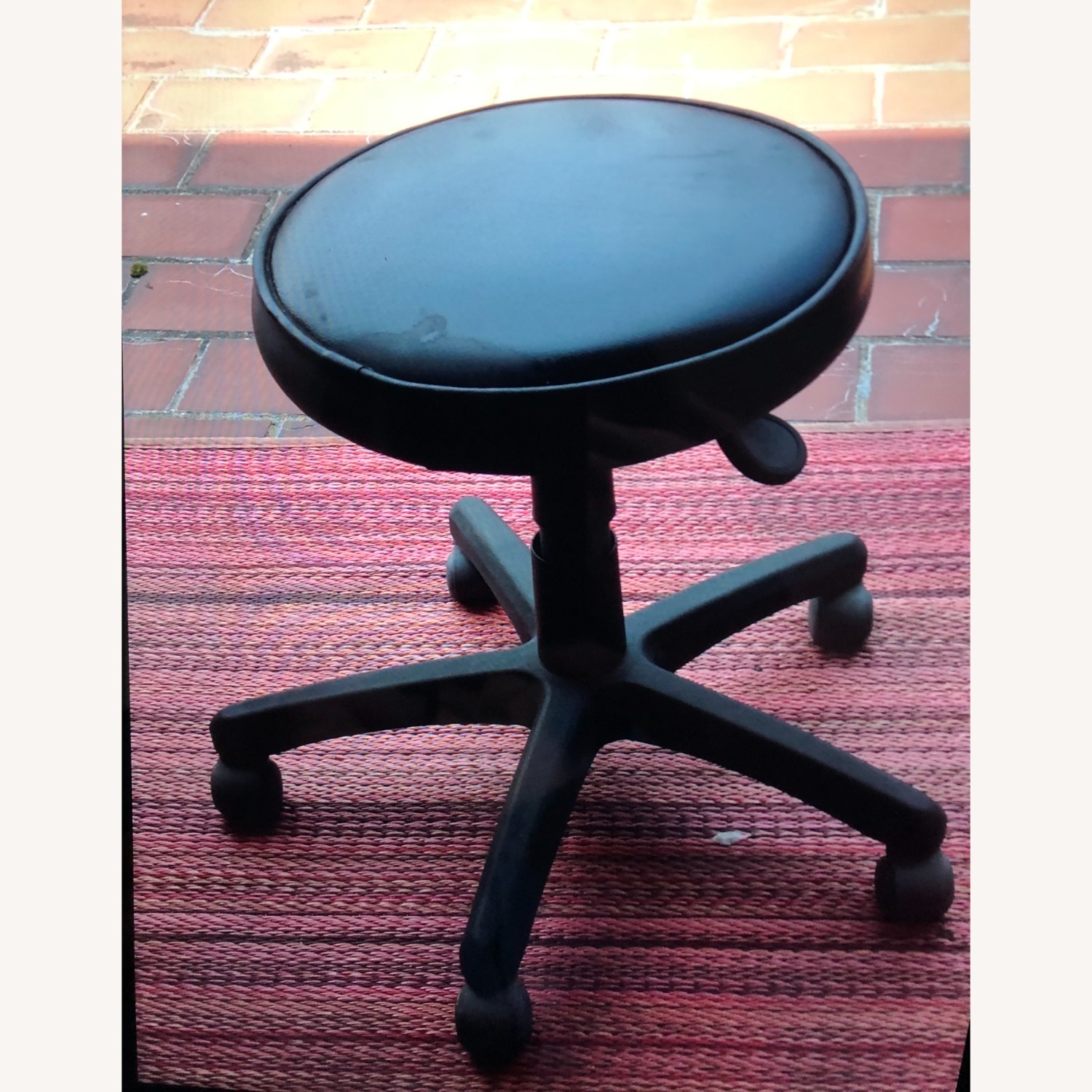 Medical Ergonomic Stool - image-2