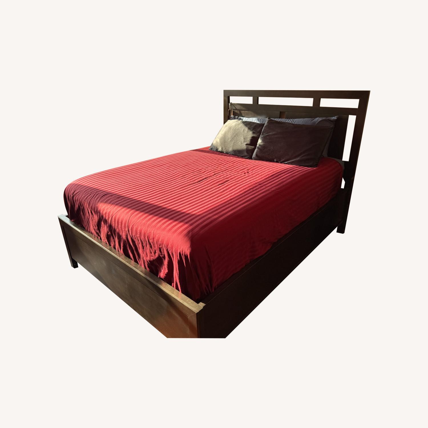 Solid Wood Queen-size Platform Bed - image-0