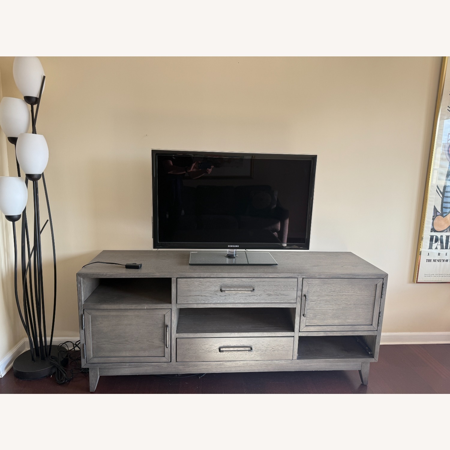 Dream Entertainment Unit - Solid Wood - image-2