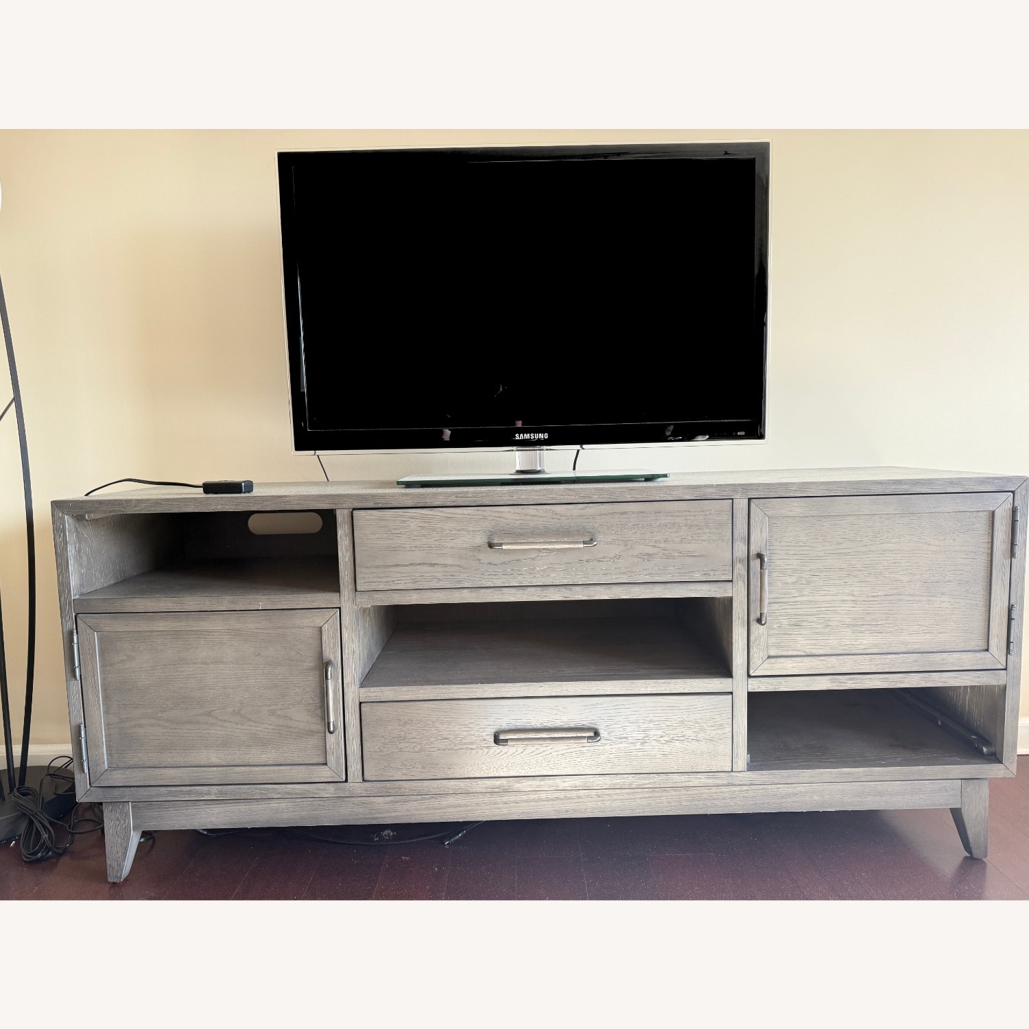 Dream Entertainment Unit - Solid Wood - image-3