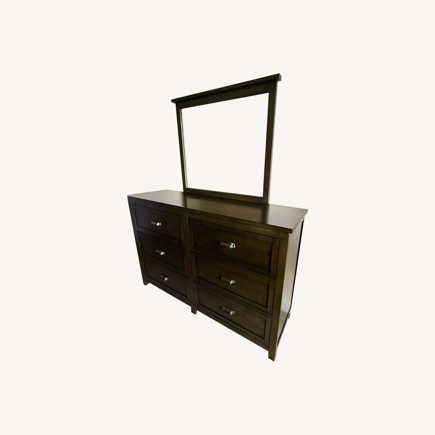 Union City 6-Drawer Dresser (with Mirror) - image-0