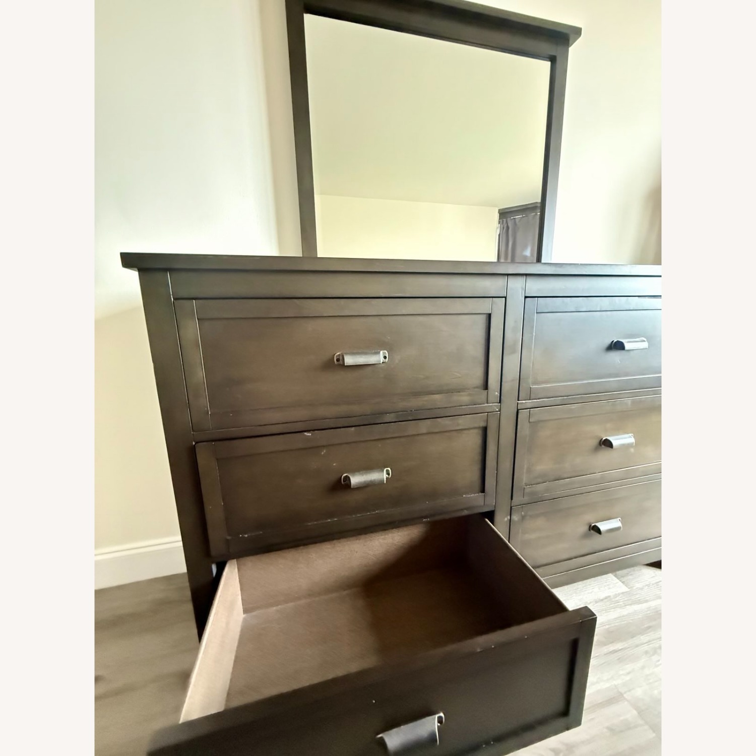 Union City 6-Drawer Dresser (with Mirror) - image-2