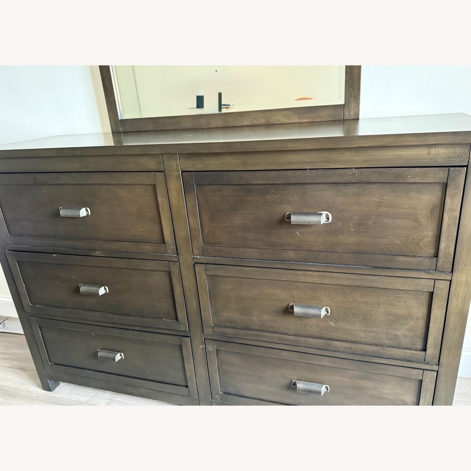 Union City 6-Drawer Dresser (with Mirror) - image-4