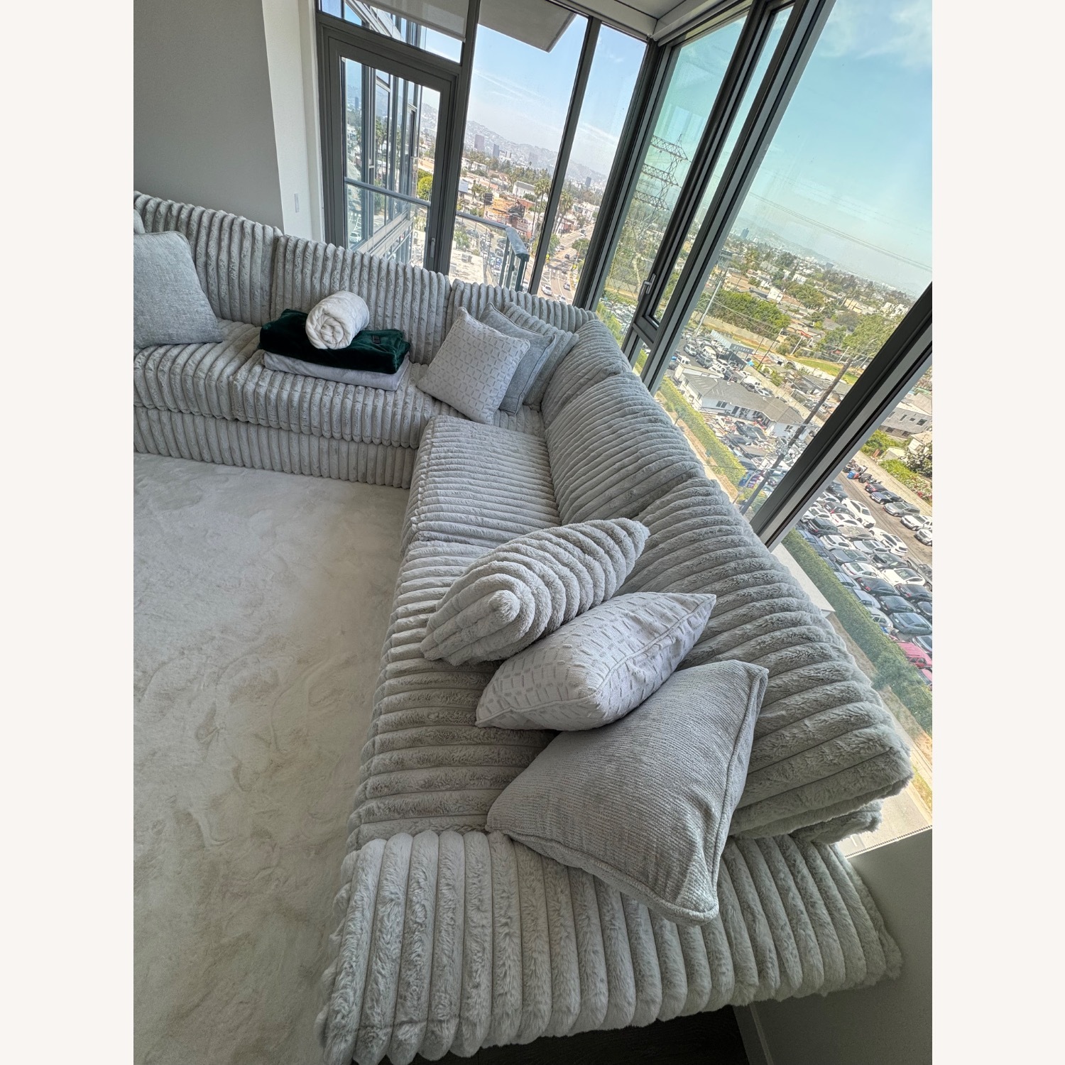 Stupendous Cozy Light Grey 3-piece Sectional Sofa - image-5