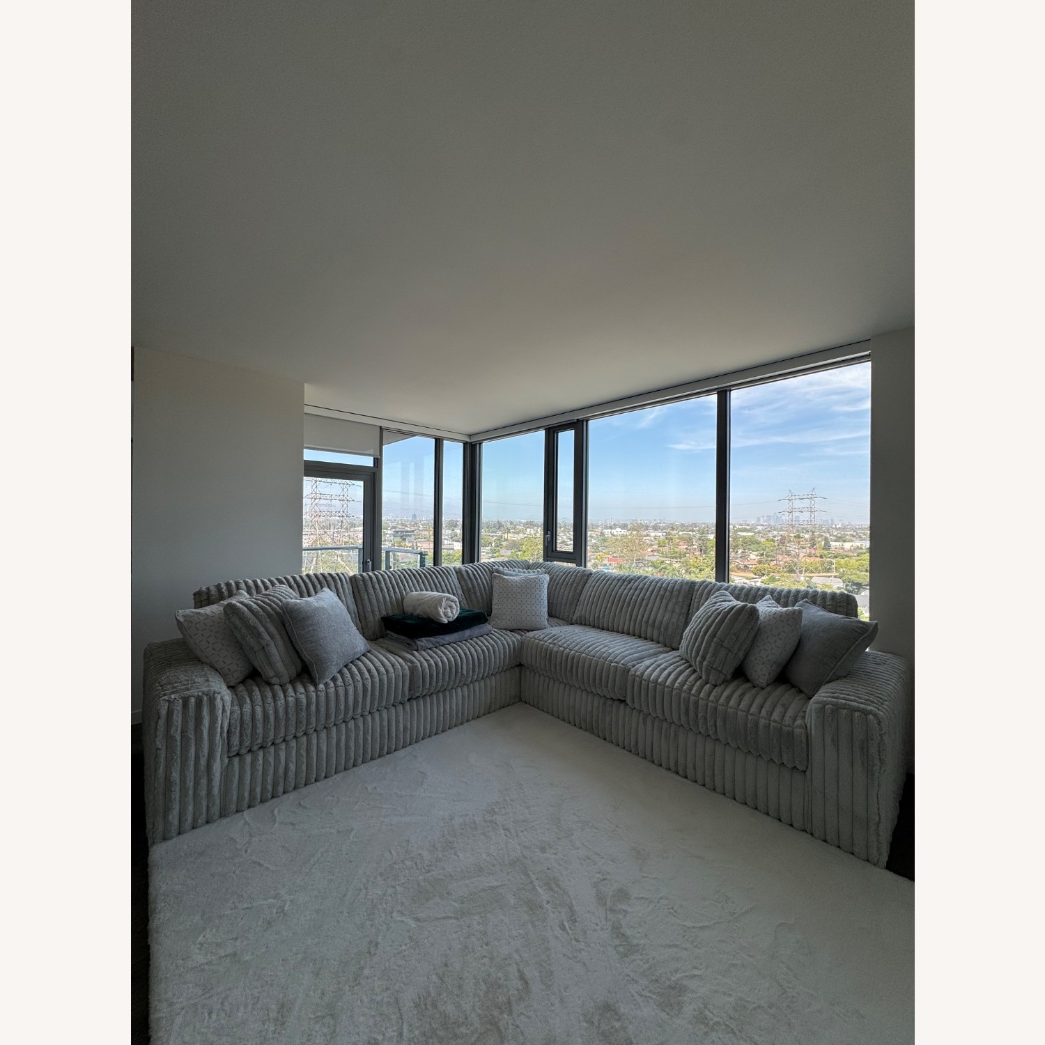 Stupendous Cozy Light Grey 3-piece Sectional Sofa - image-1