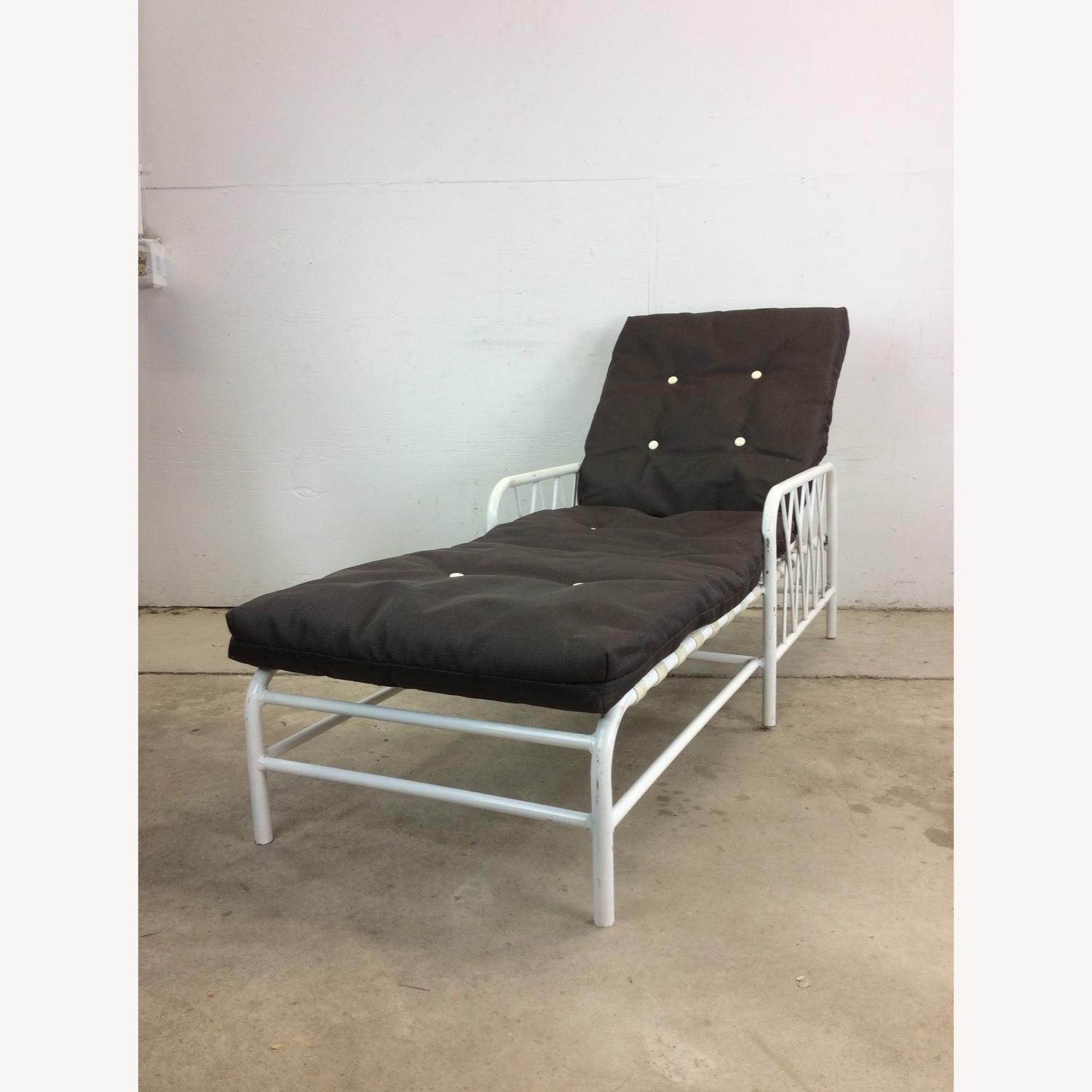 Vintage Outdoor Patio Adjustable Aluminum Lounger - image-9