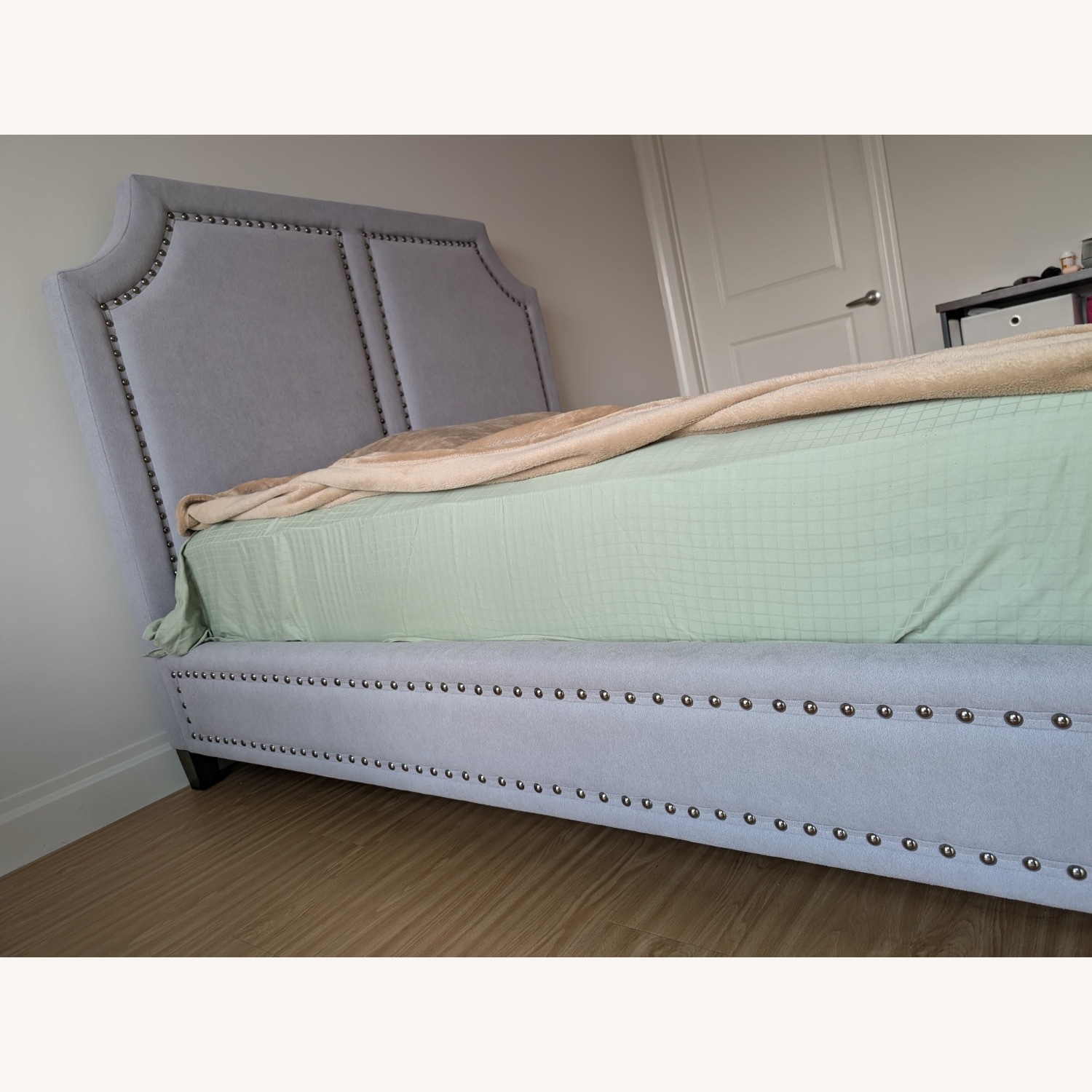 Thomasville Queen Bed  - image-5