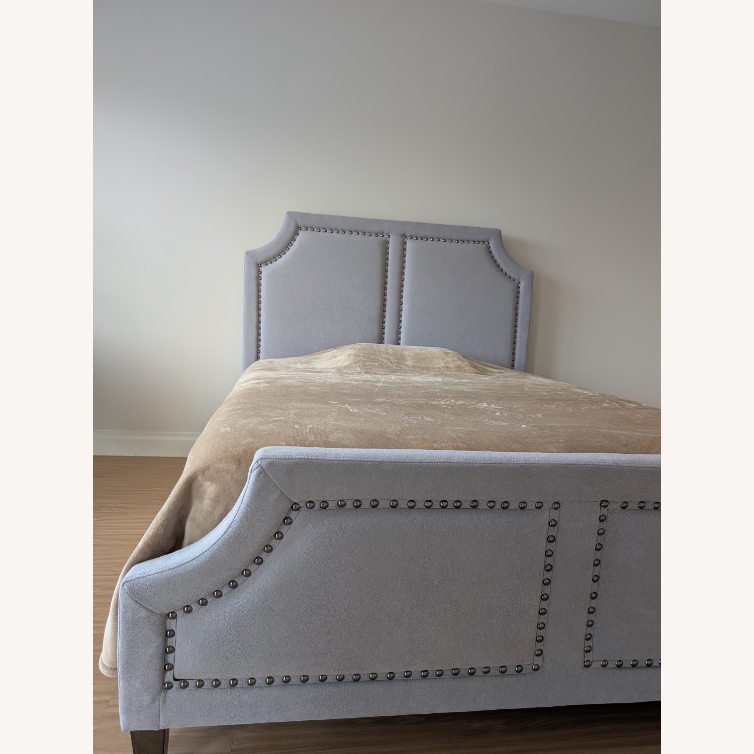 Thomasville Queen Bed  - image-4