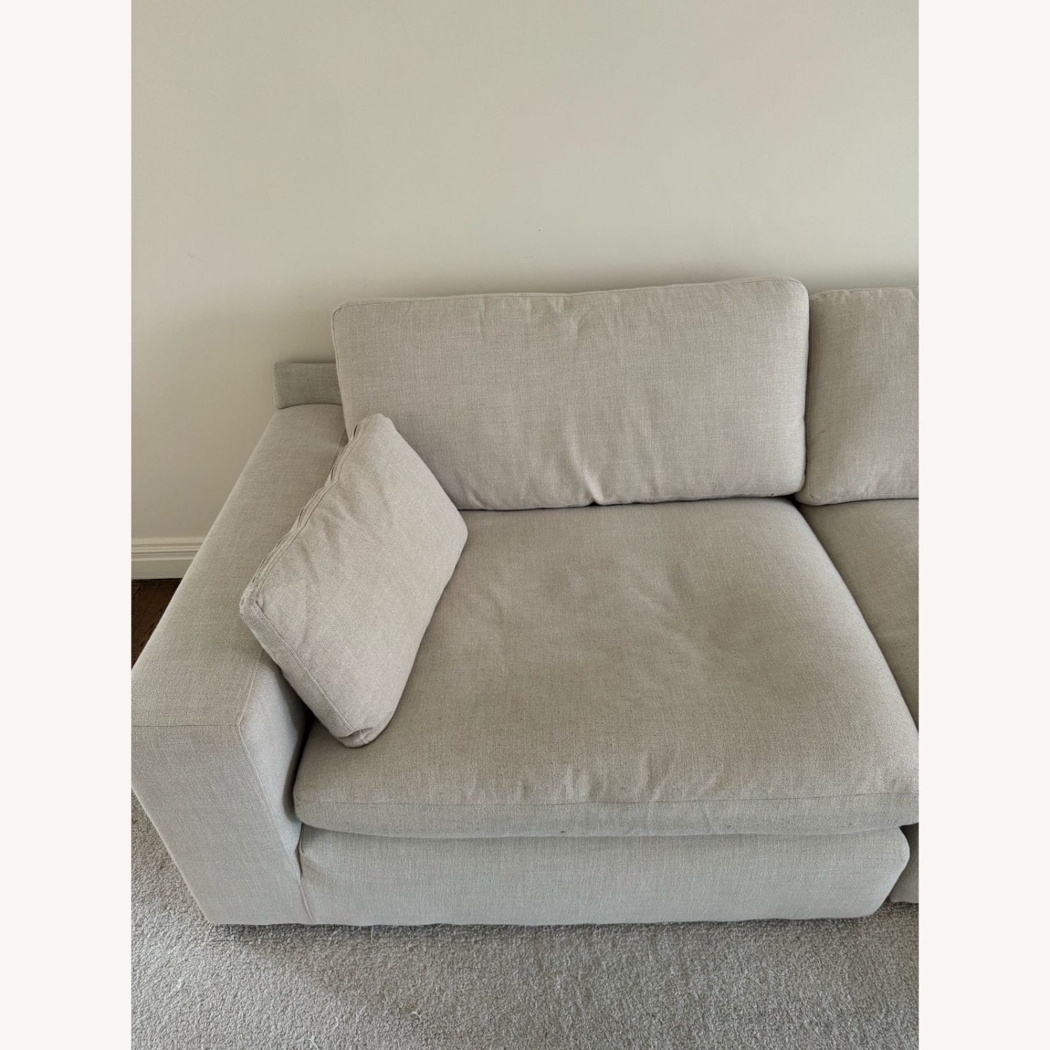 3-Piece Sectional With Chaise In Linen - image-3