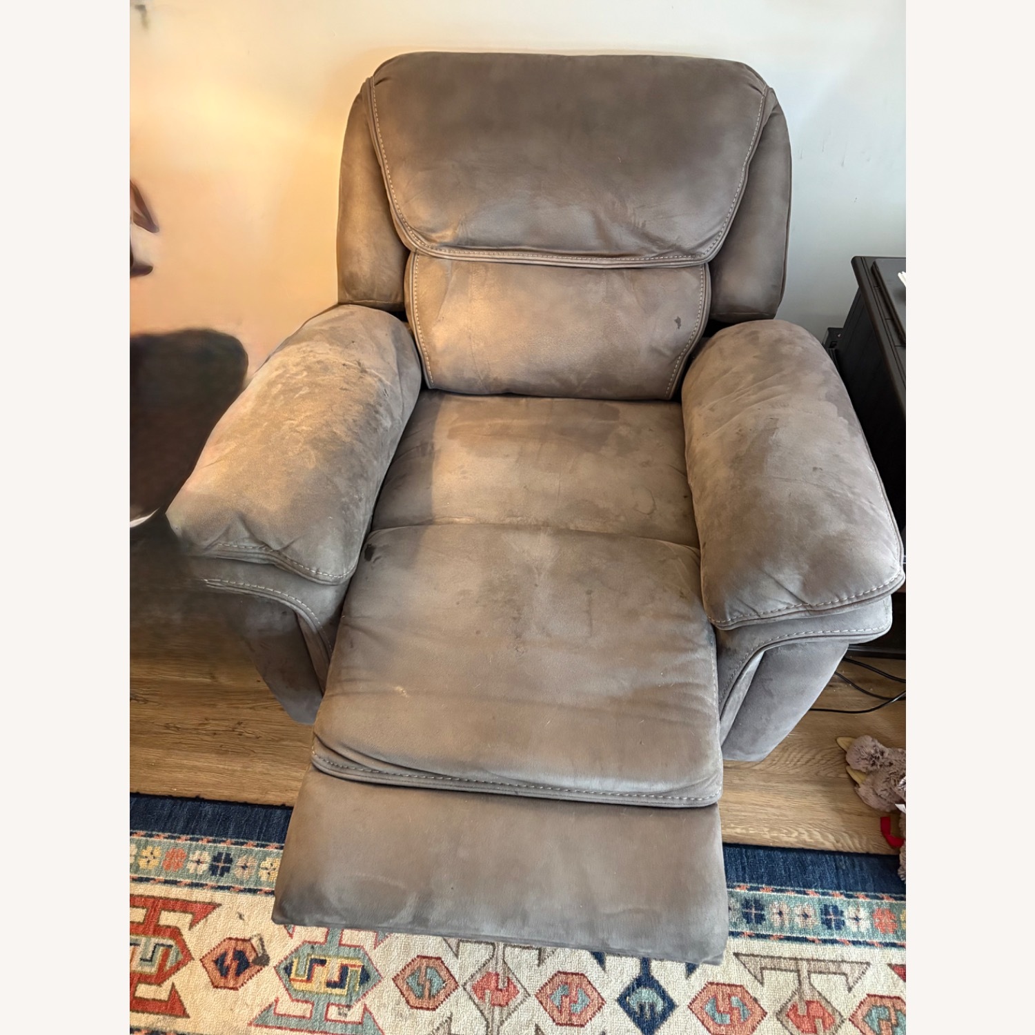 Raymour & Flanigan Electric Recliner - image-3