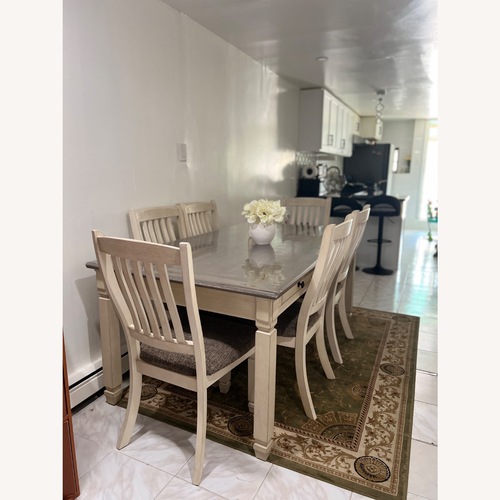 Used Ashley Furniture Dining Set of 6 for sale on AptDeco