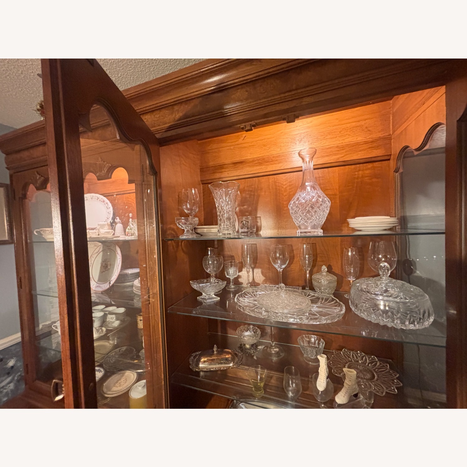Thomasville China Hutch - image-6