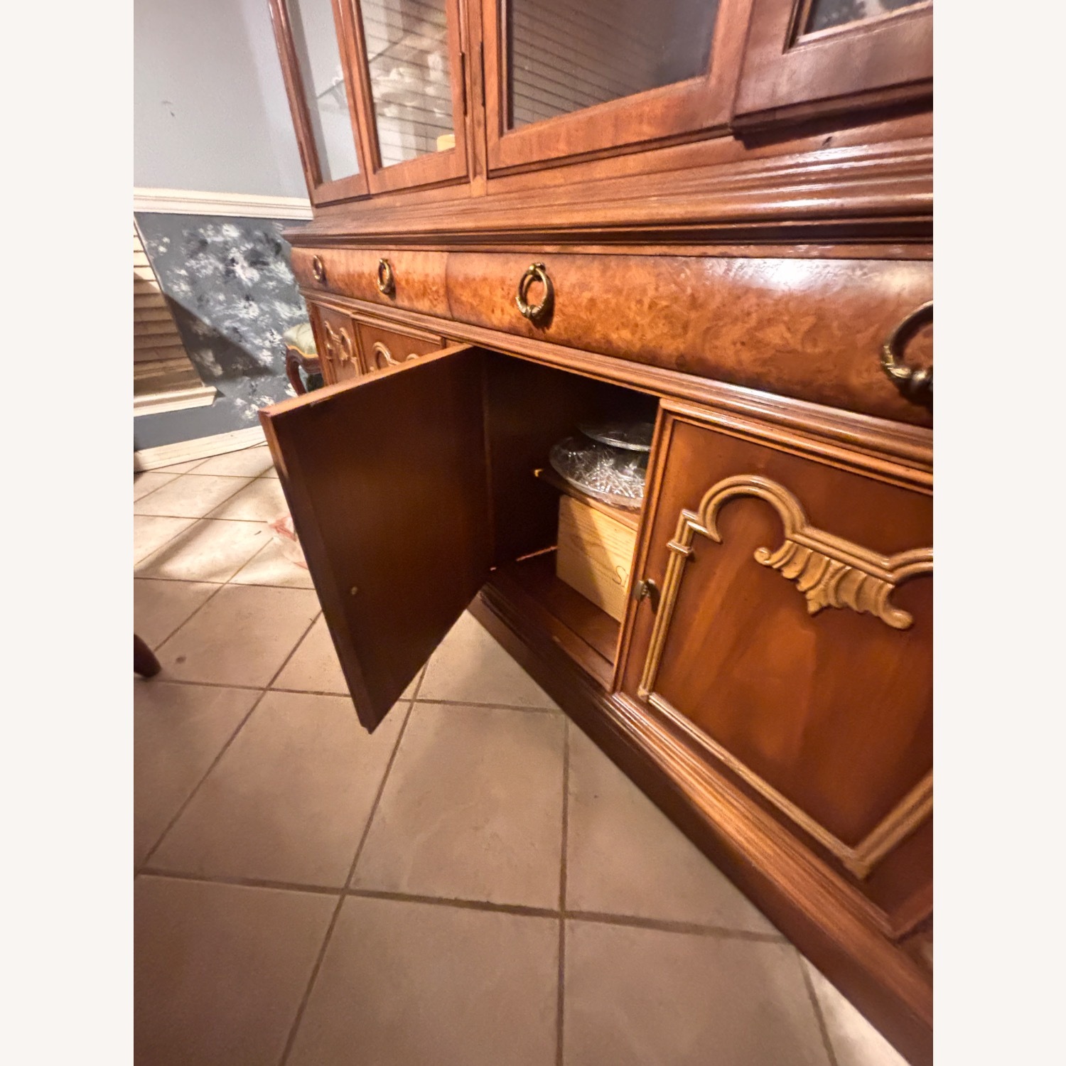 Thomasville China Hutch - image-9