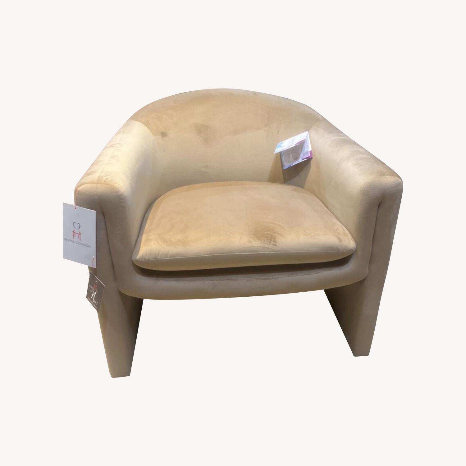 Safavieh Laylette Velvet Accent Chair - image-0