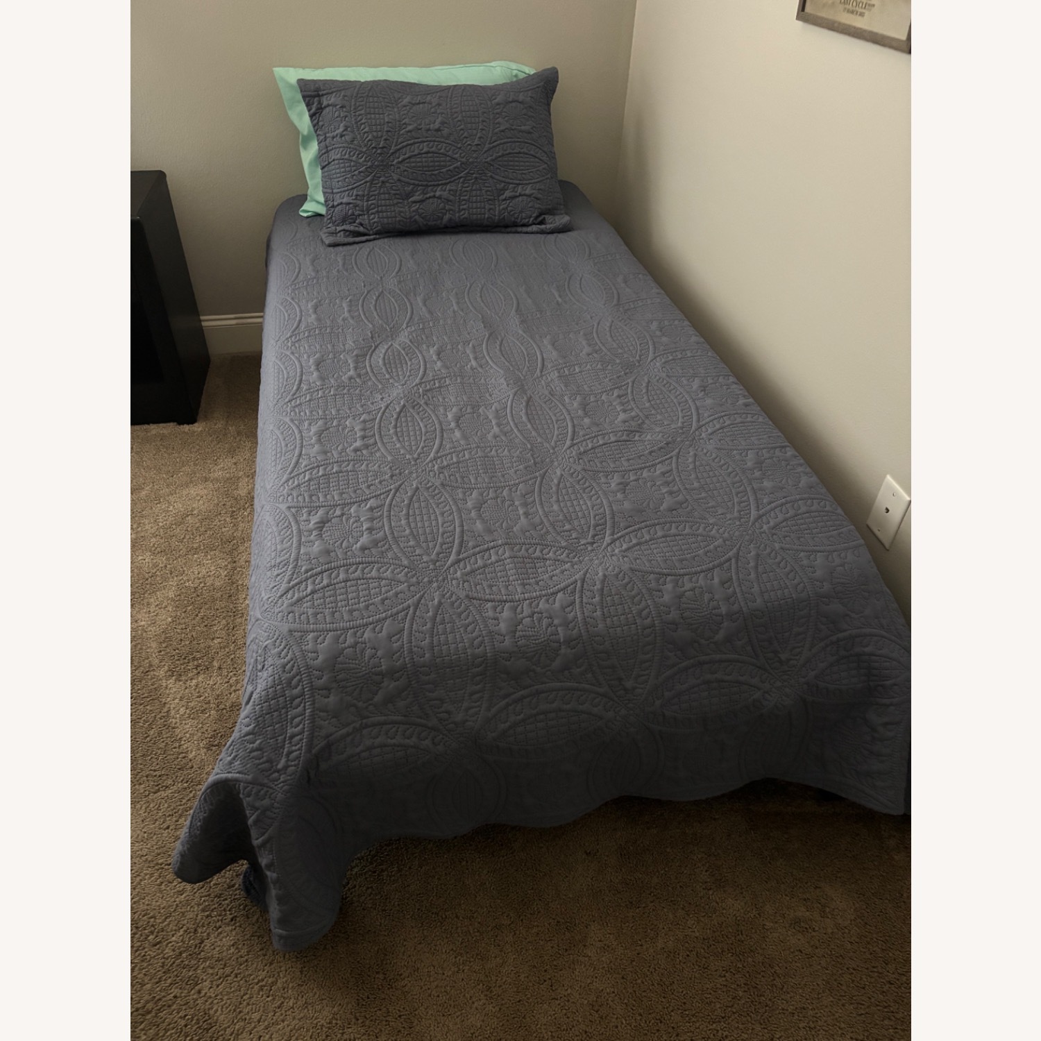 Vecelo Twin Bed  - image-2