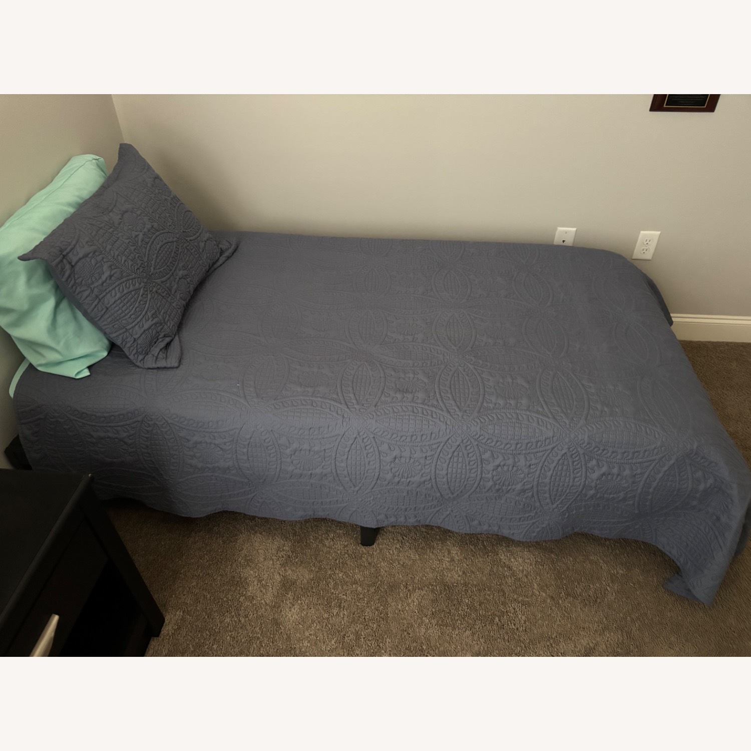 Vecelo Twin Bed  - image-1