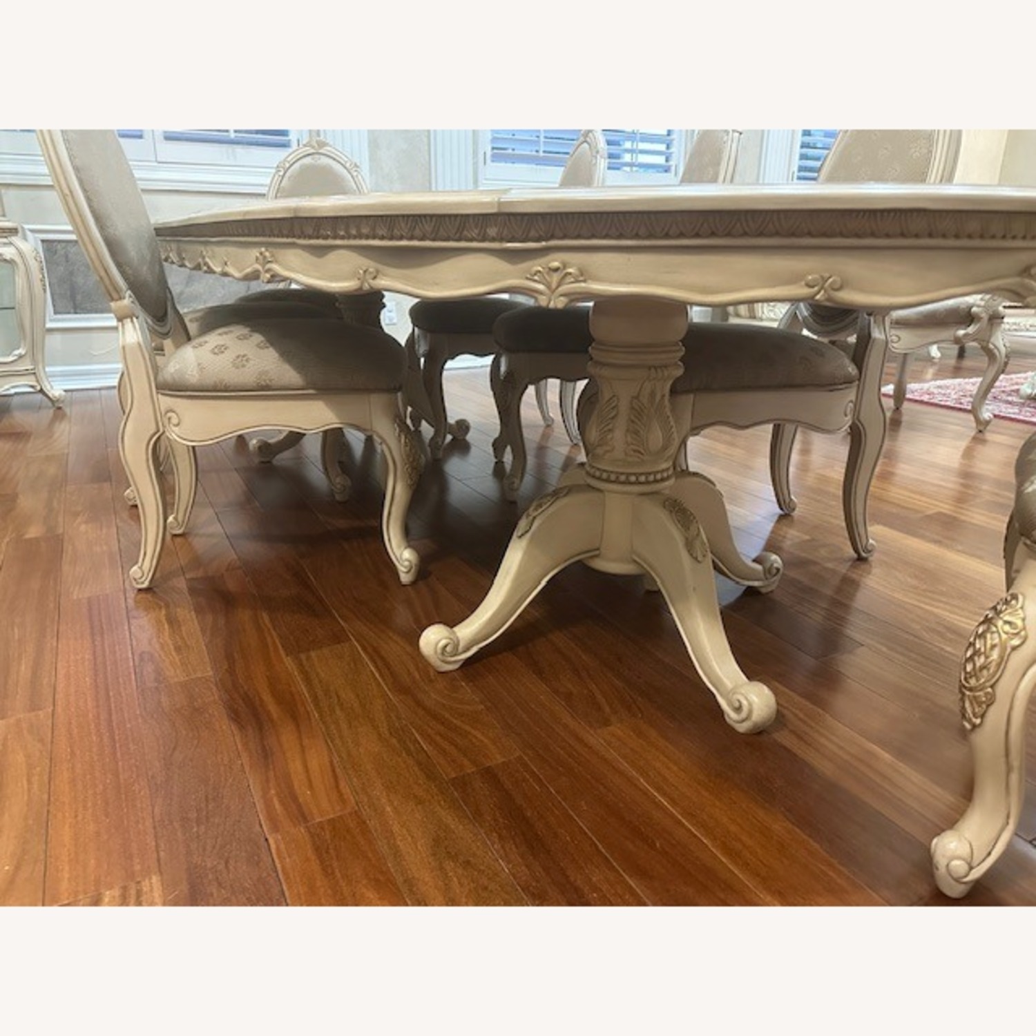 Amini Collection Table for 12 - image-2