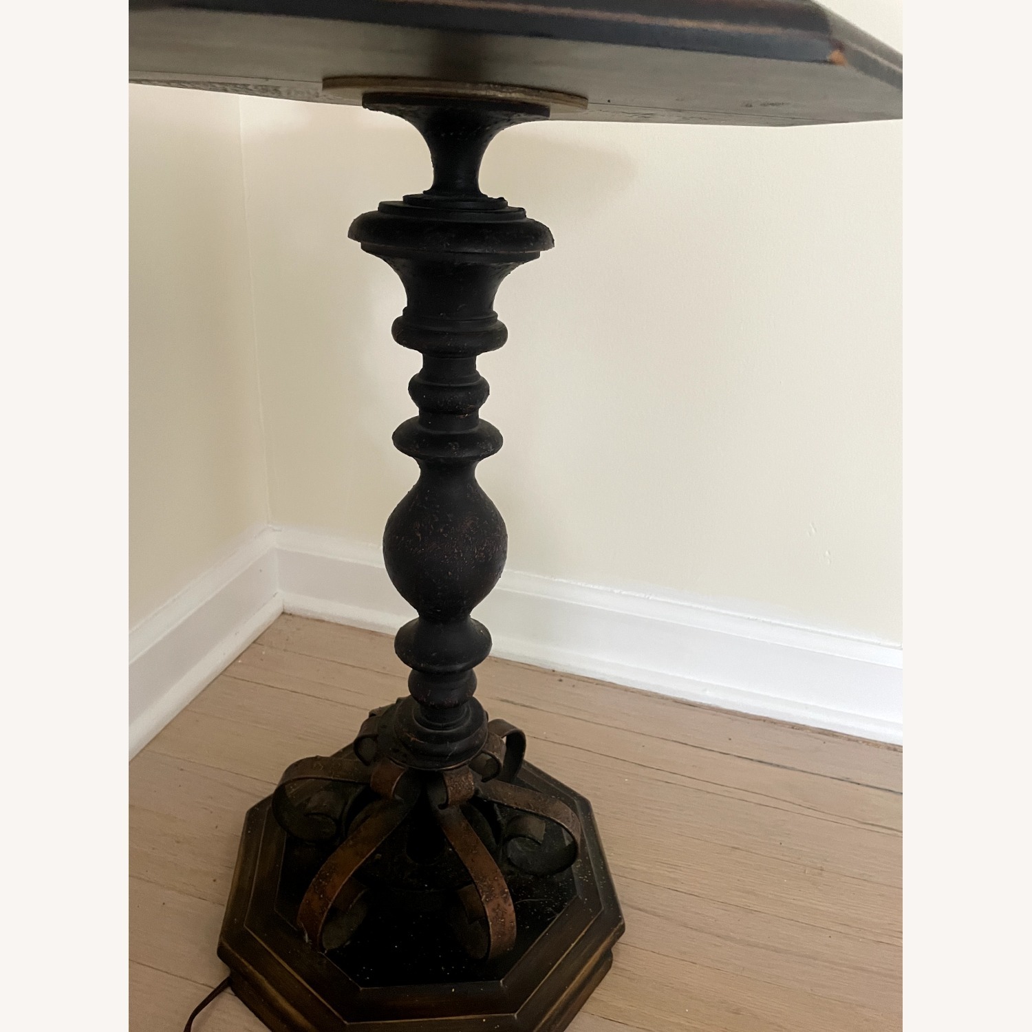 Antique Wood and Iron Lamp Mint - image-8