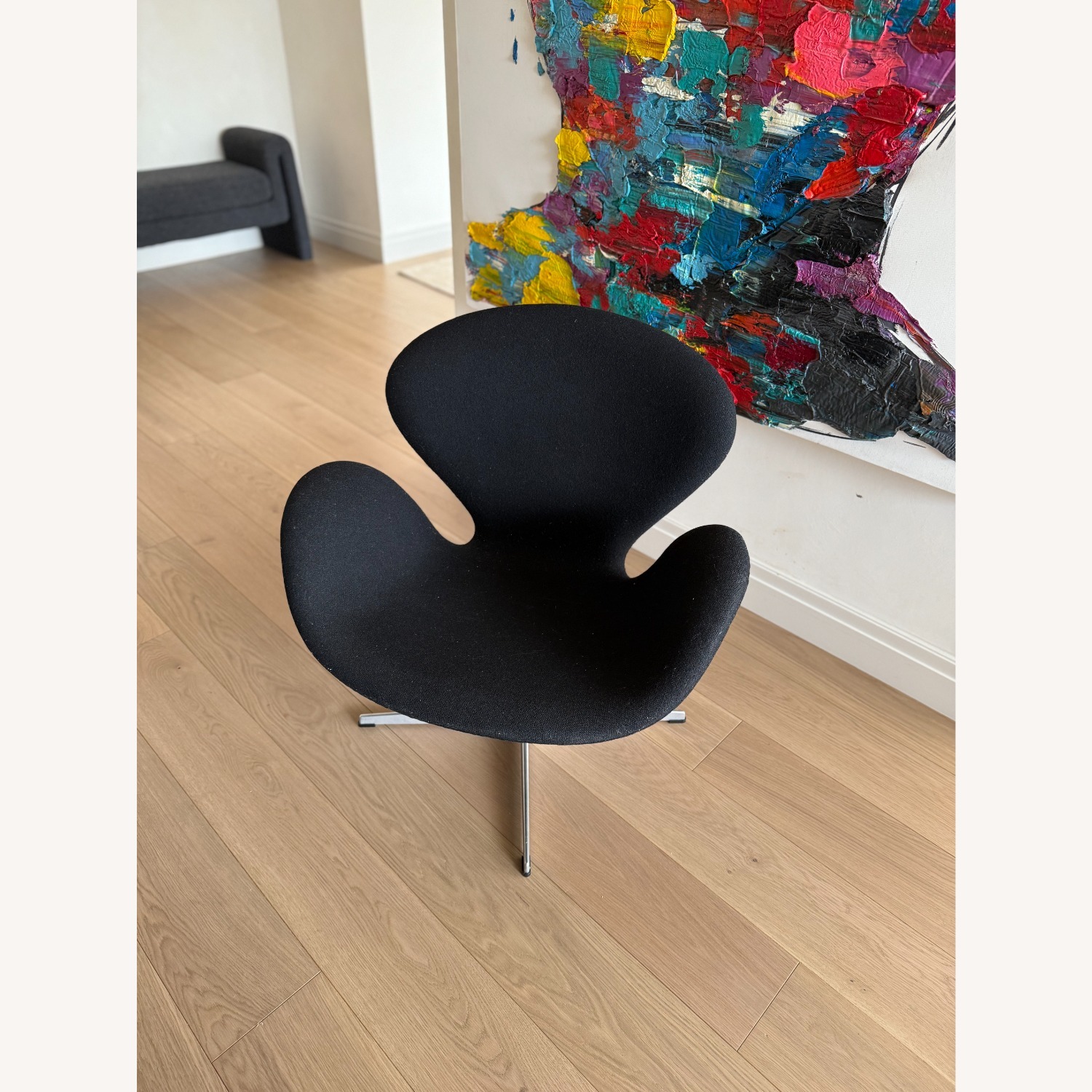 Swan Chair by Arne Jacobsen for Fritz Hansen - image-5