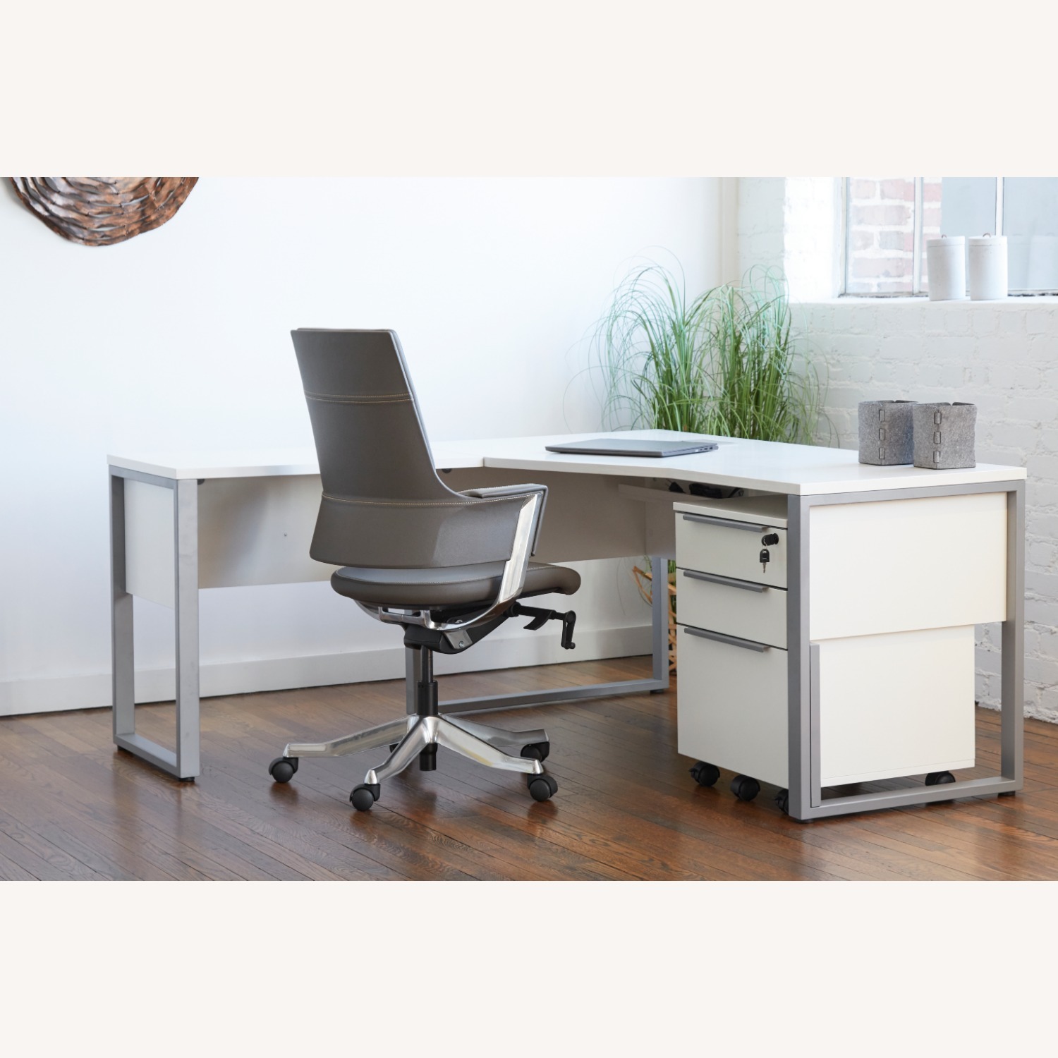 Ose White L-Shaped Desk - image-6