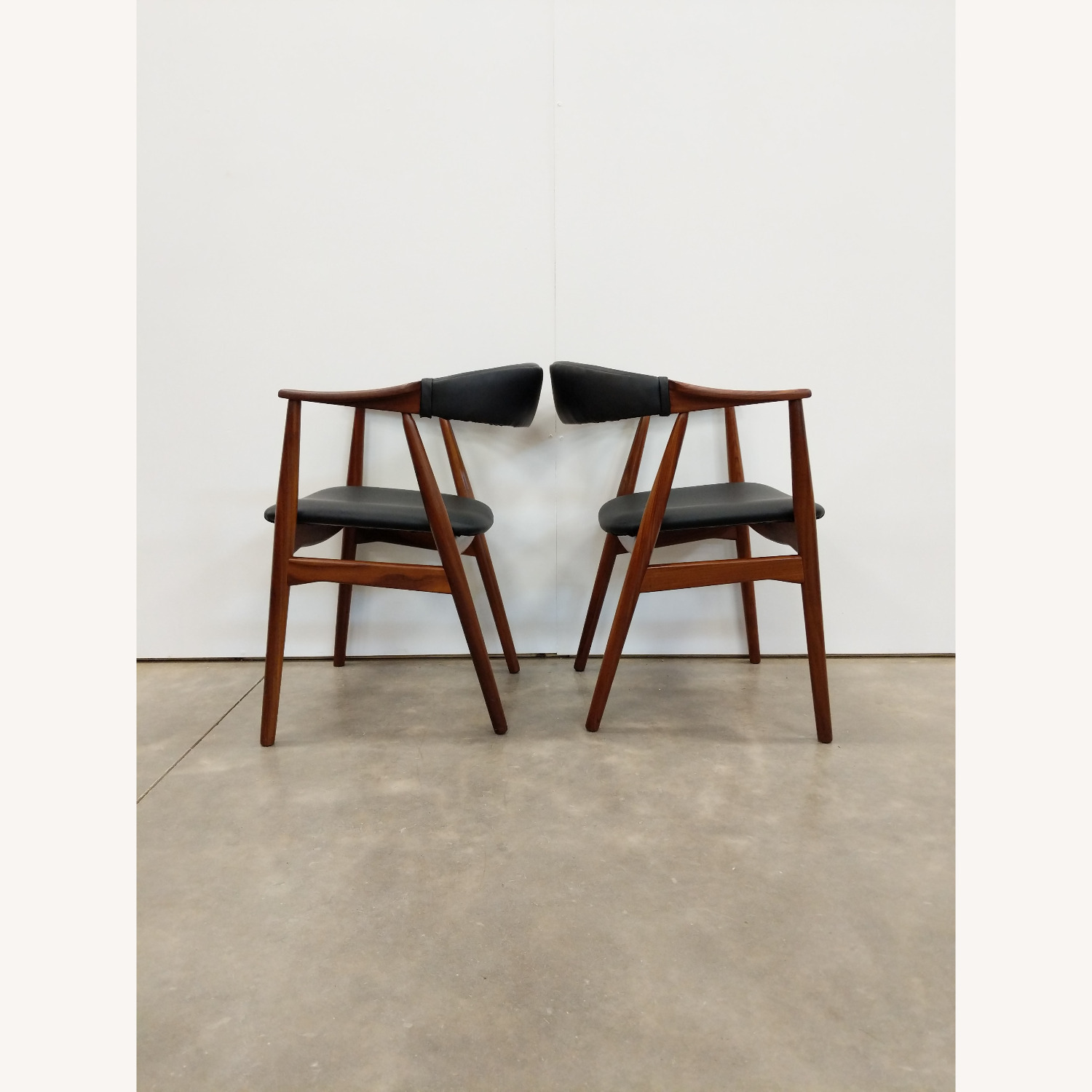 Pair of Vintage Danish Armchairs by Th. Harlev - image-4