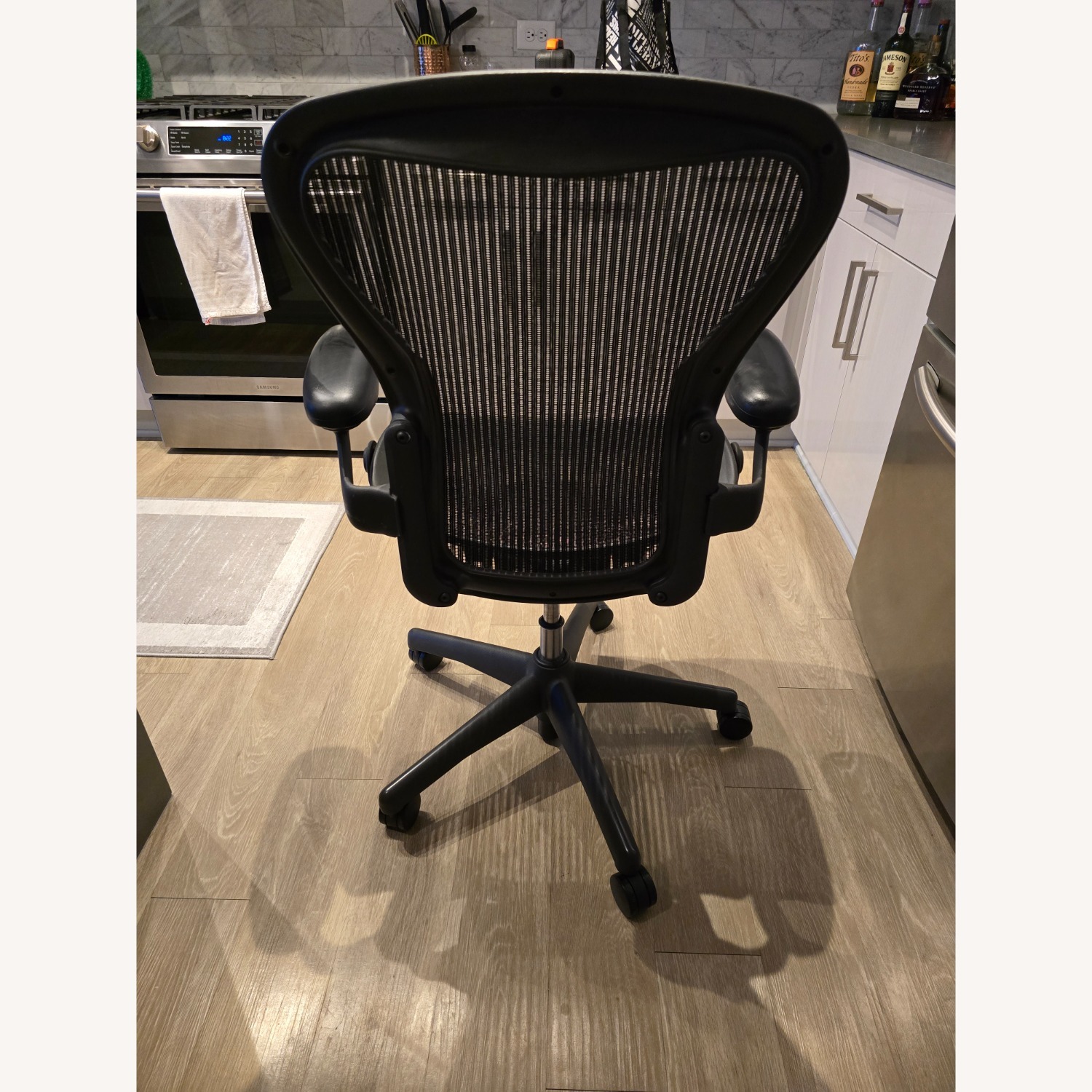 Herman Miller Aeron Office Chair - image-2