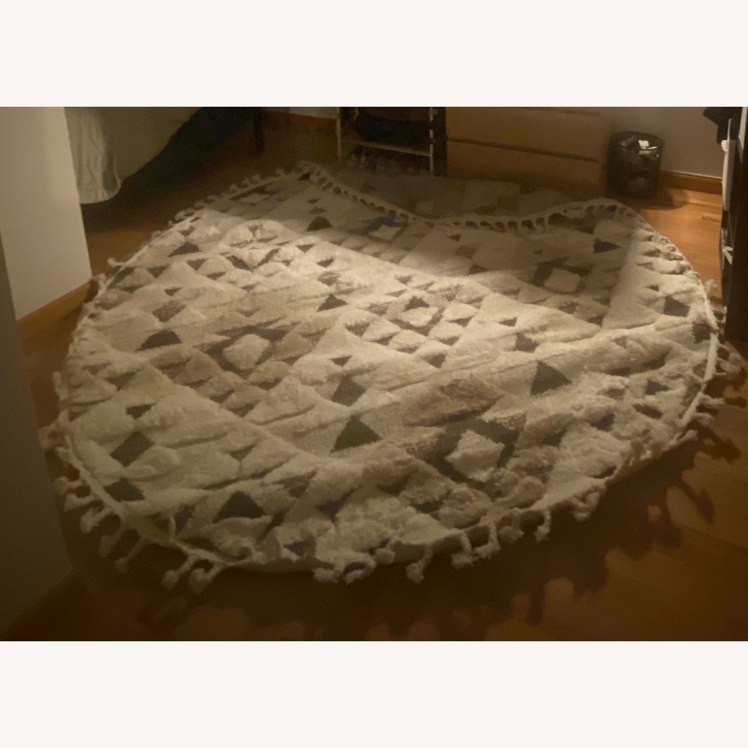 Safavieh 8’ Circle Rug - image-3
