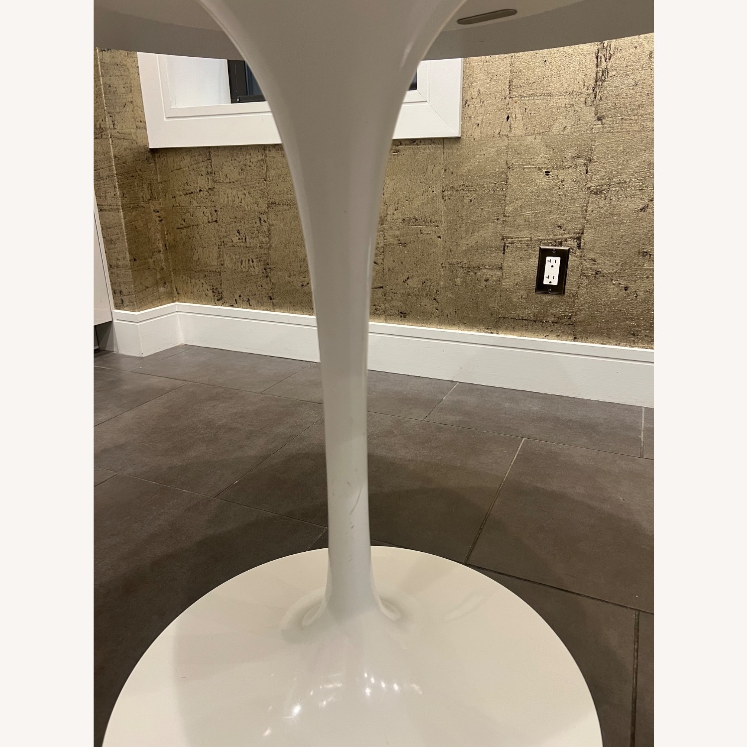 Eero Saarinen Round 42” Dining Table - image-6