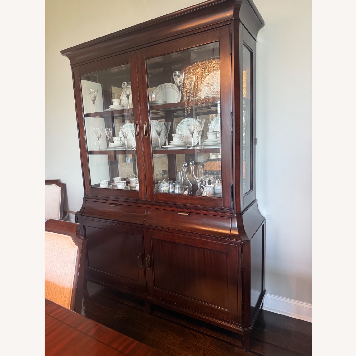 Lexington Furniture China/Hutch Cabinet - image-1