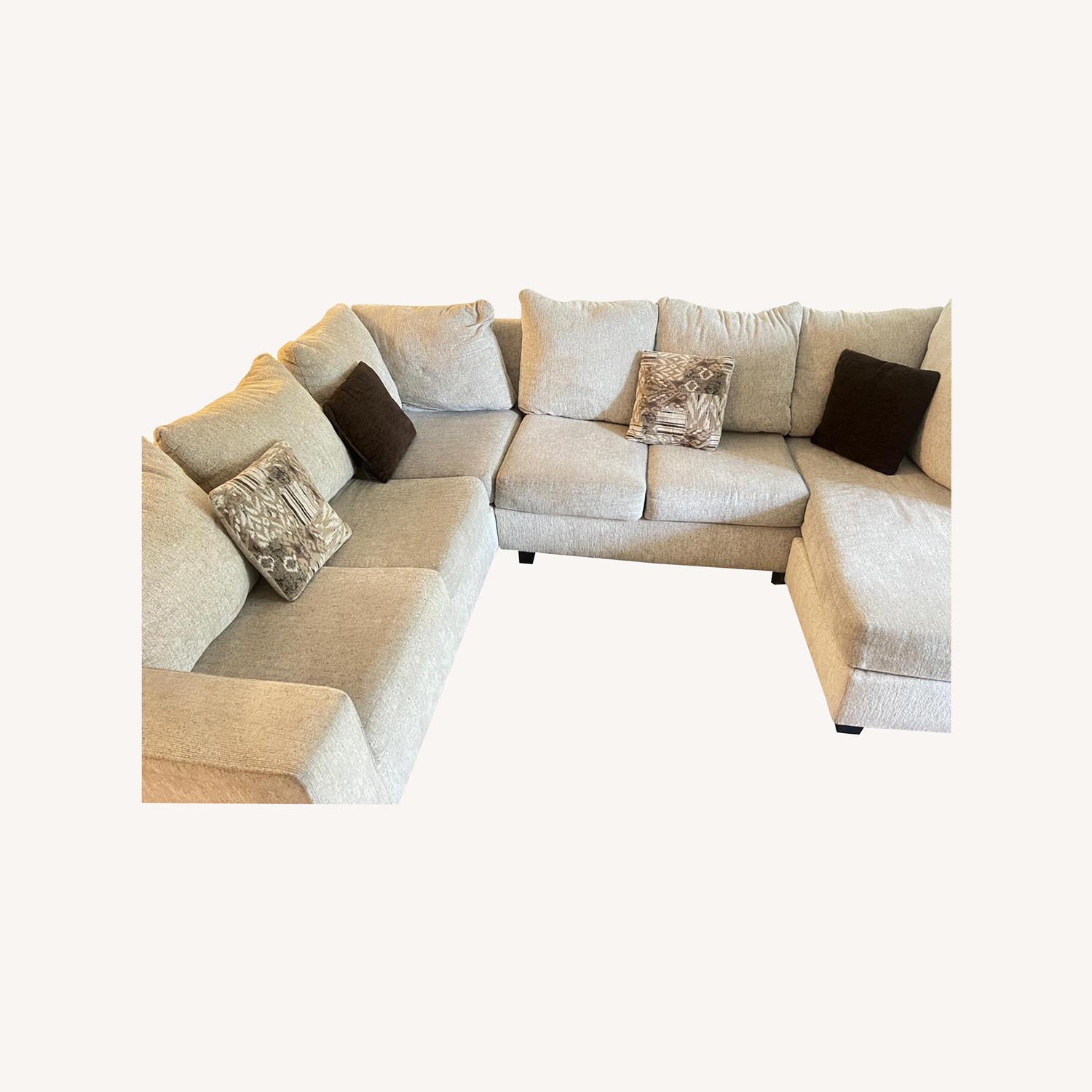 Modern Sectional - image-0