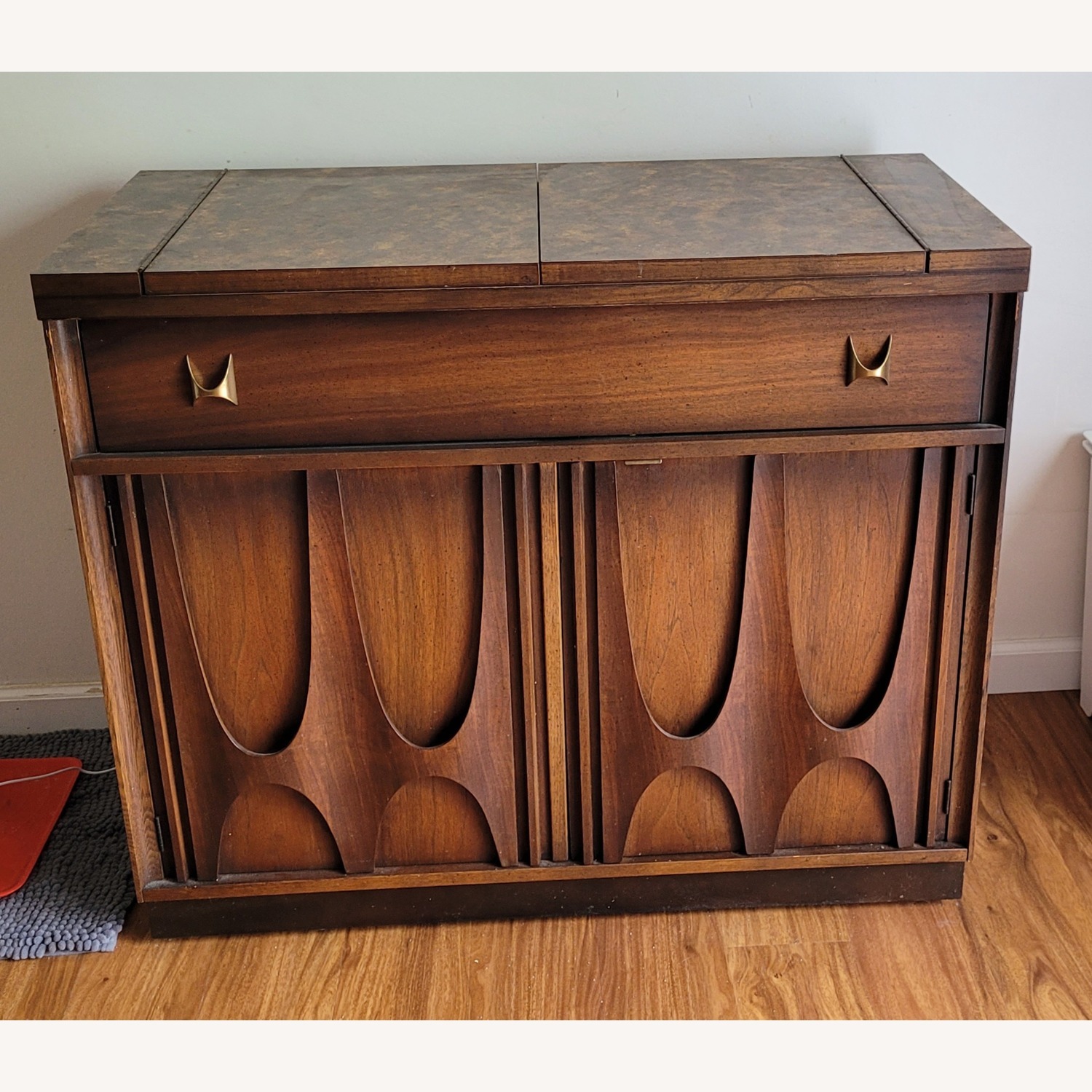 Broyhill Brasilia Buffet - image-1