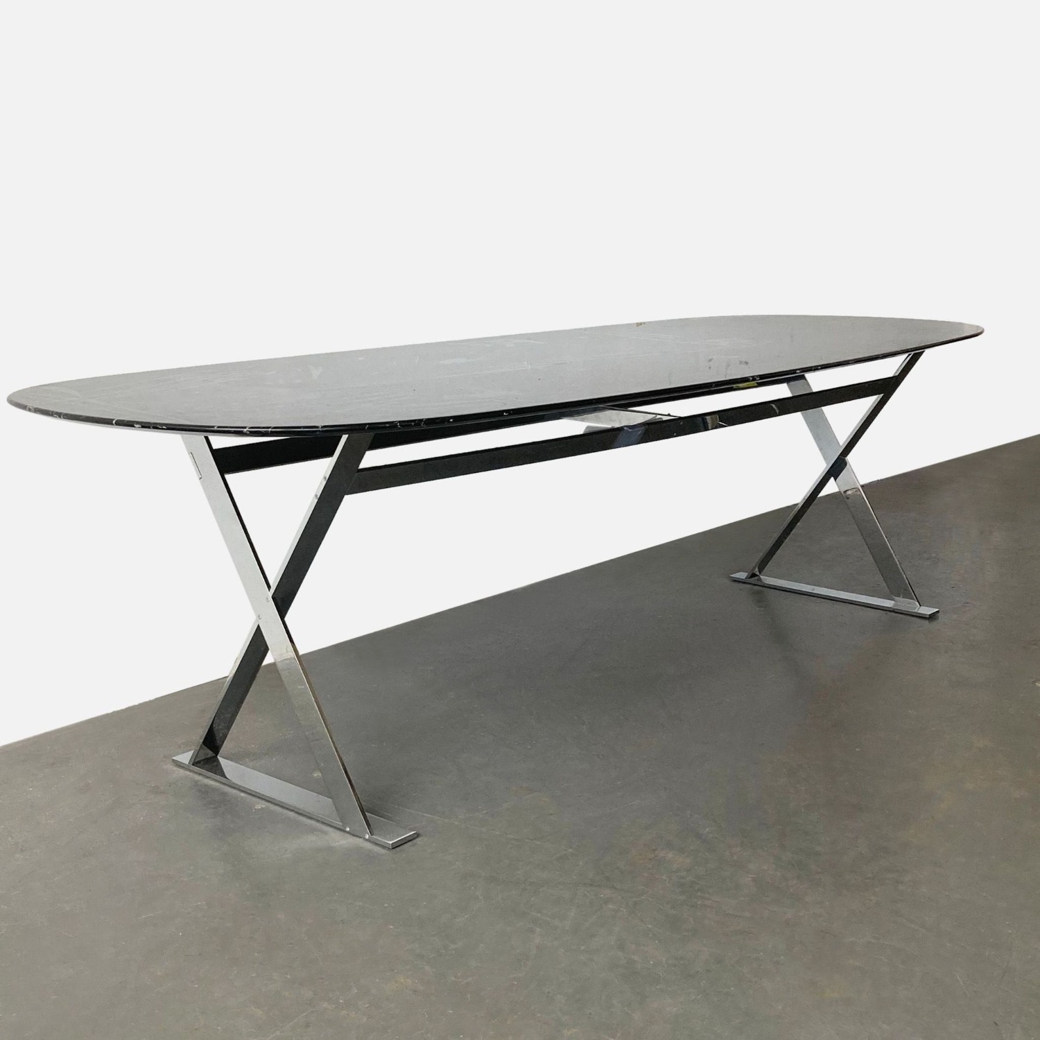 Dining Table from Maxalto, by Antonio Citterio - image-1