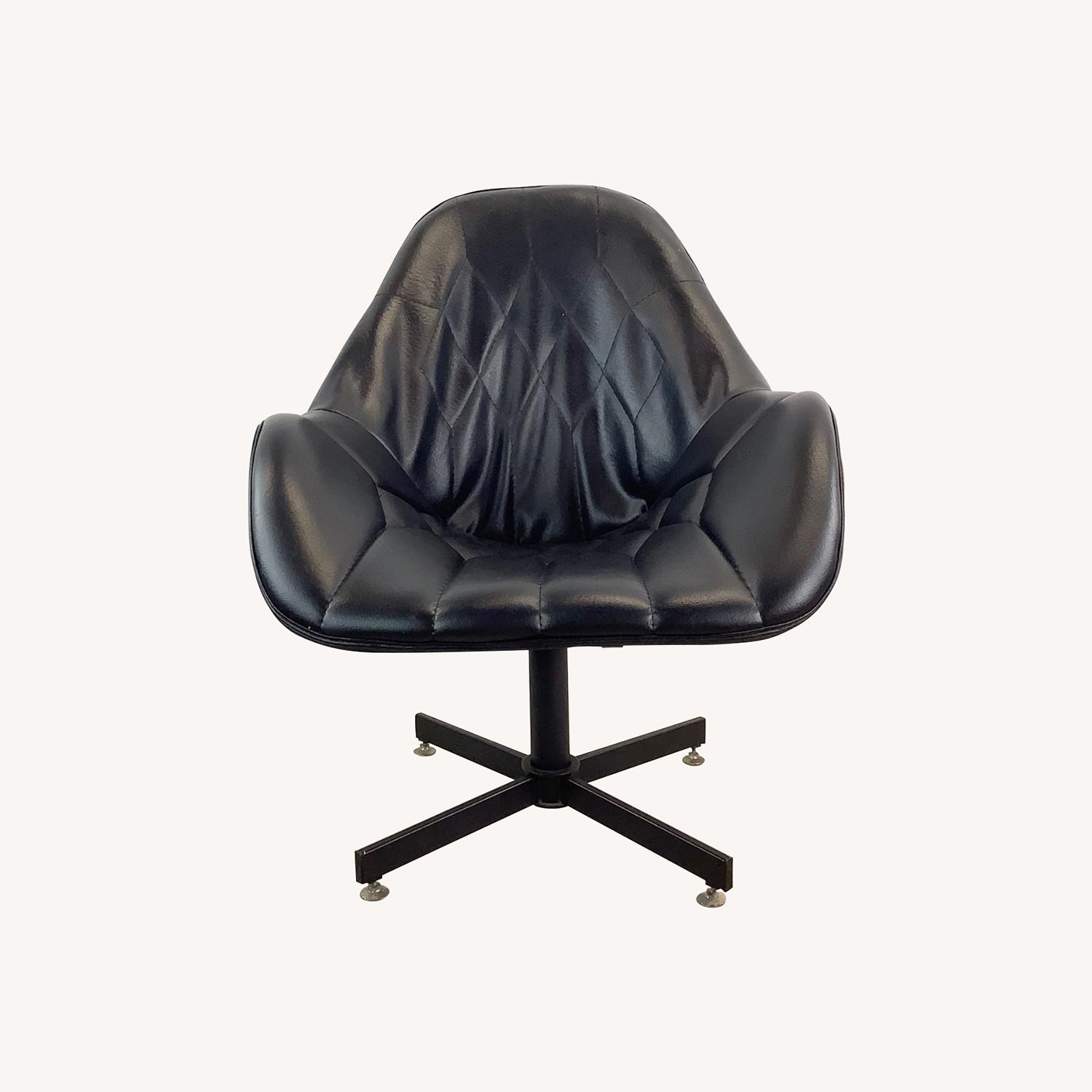 Mid-Century Swivel Lounge Chair - image-0