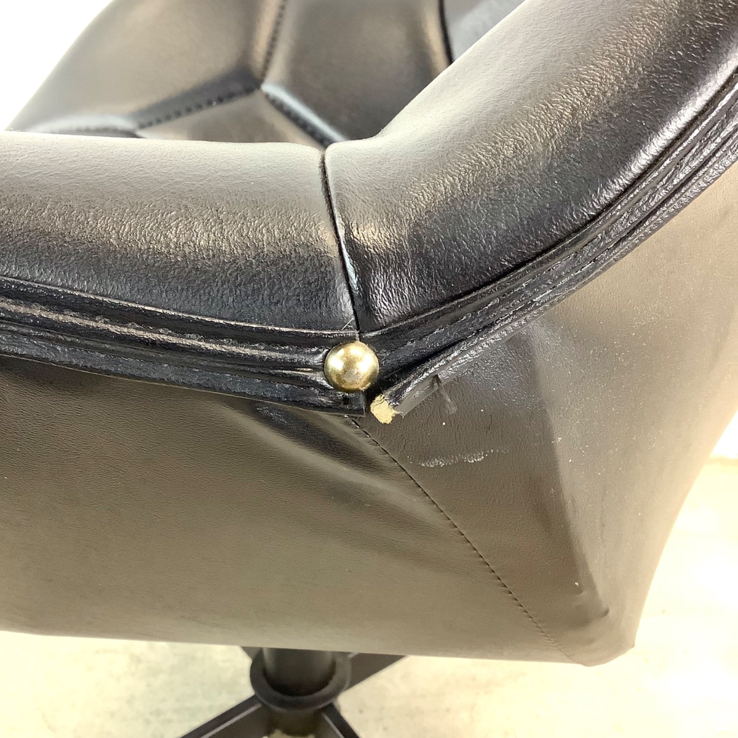 Mid-Century Swivel Lounge Chair - image-13