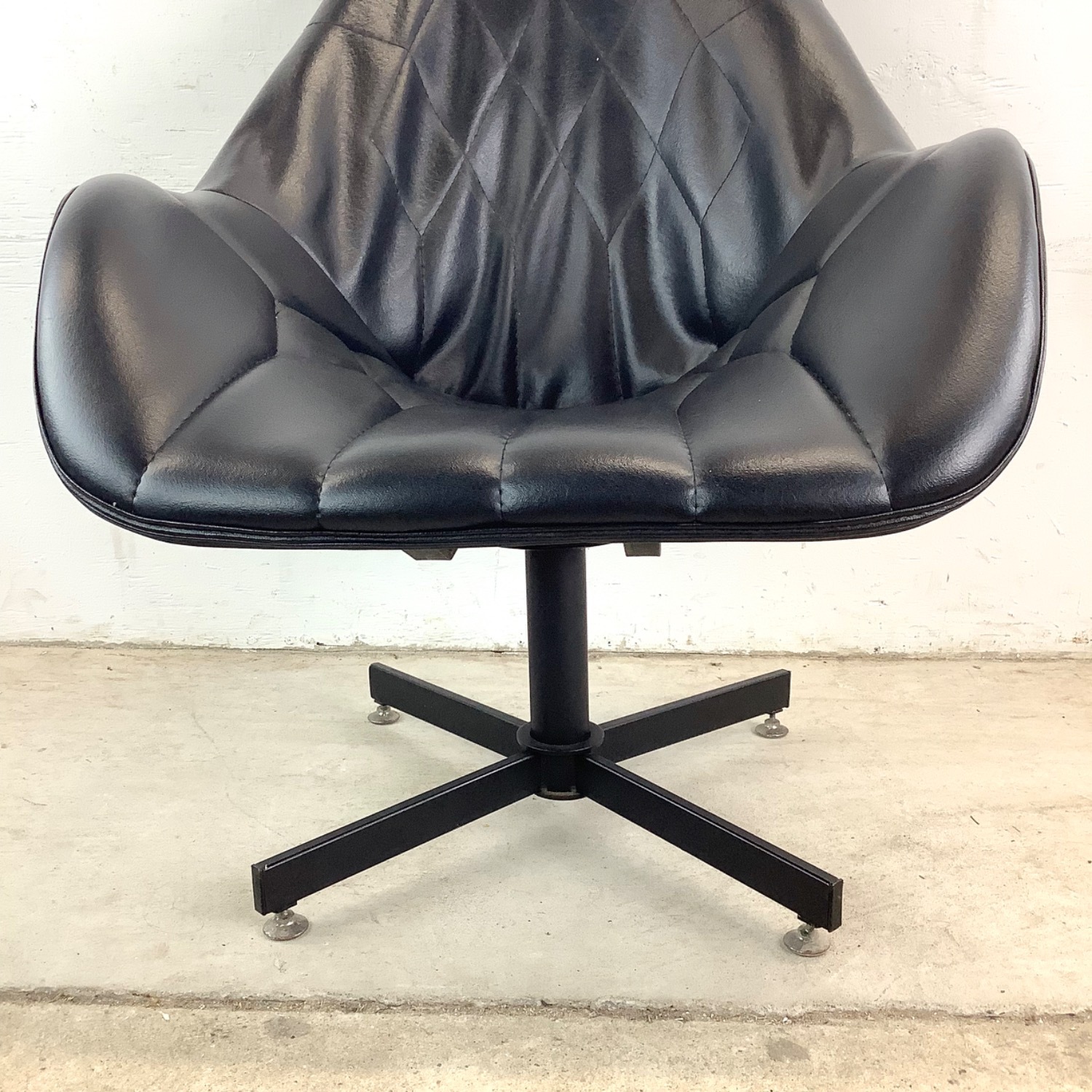 Mid-Century Swivel Lounge Chair - image-4