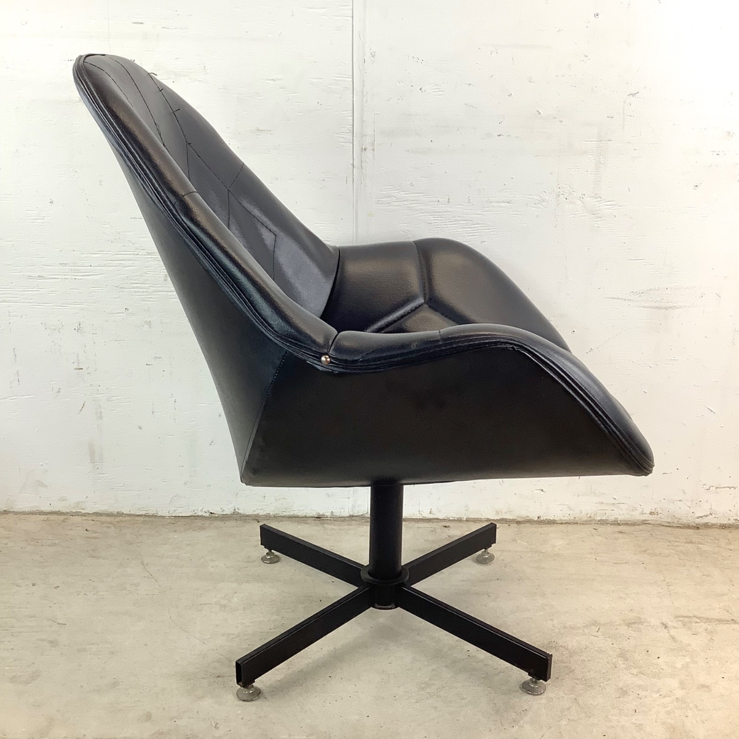 Mid-Century Swivel Lounge Chair - image-9