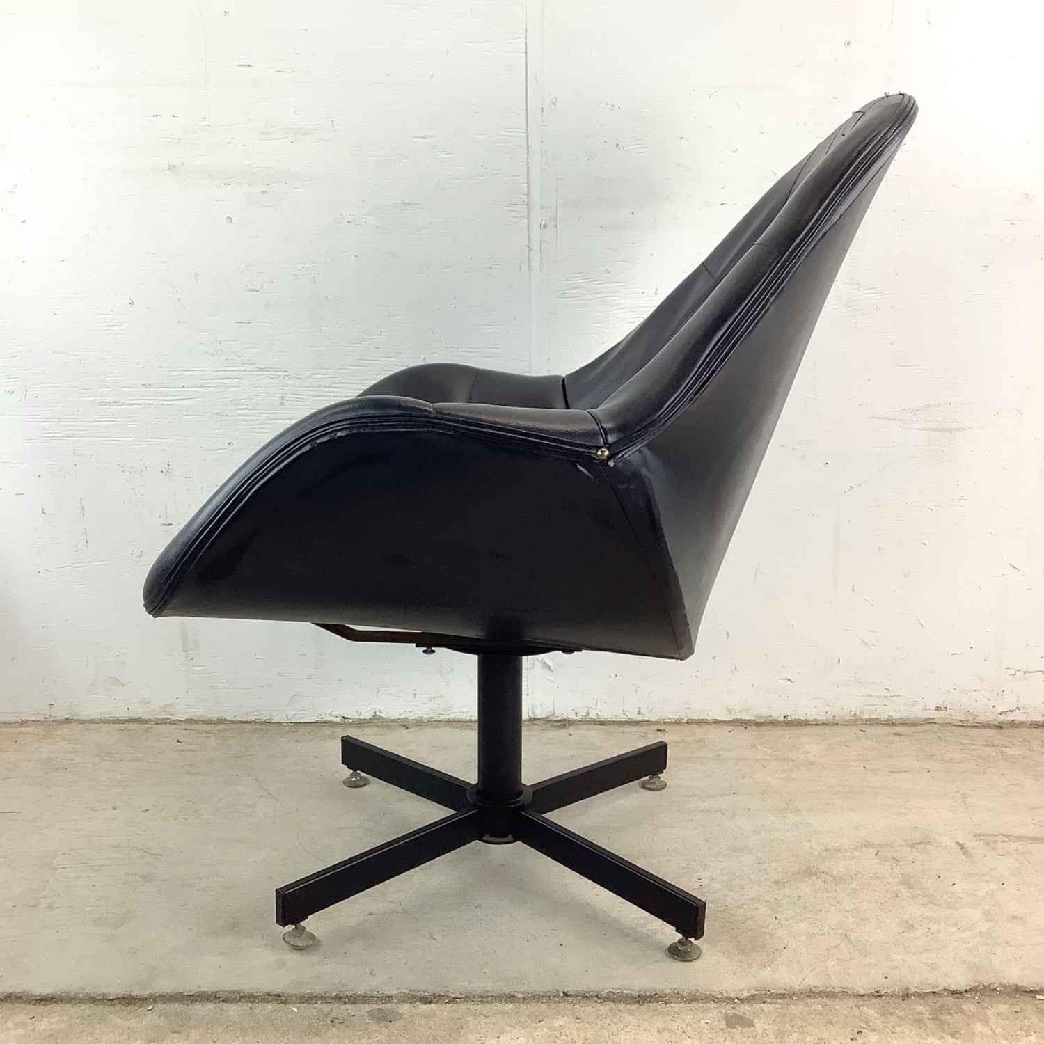 Mid-Century Swivel Lounge Chair - image-6