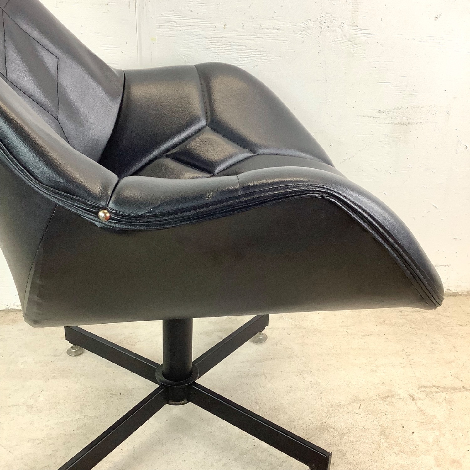 Mid-Century Swivel Lounge Chair - image-11