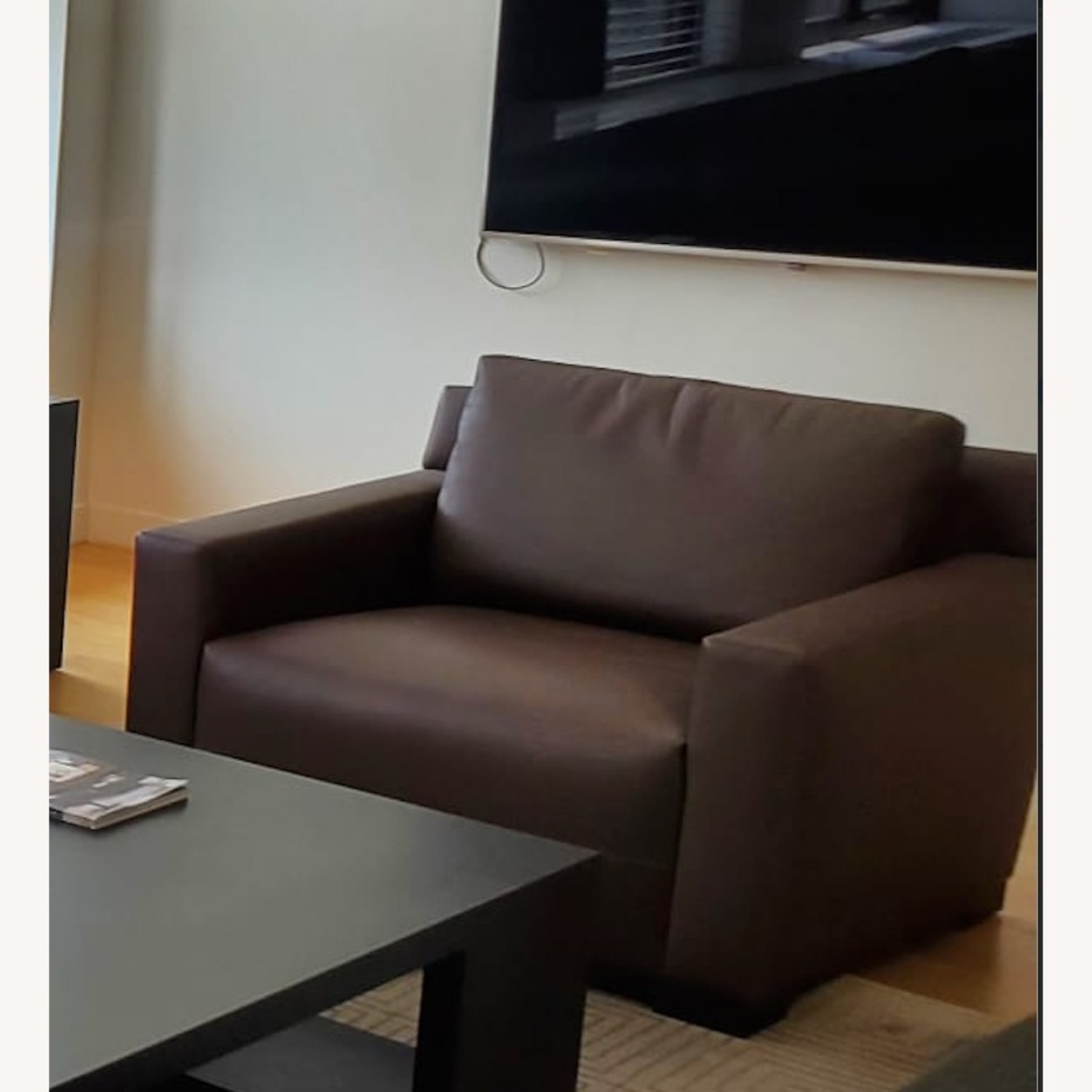 LIAIGRE Club Chair - image-1