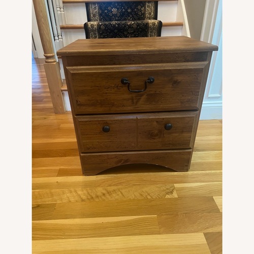 Used Vintage Dynamic Furniture Corp Wood End Table for sale on AptDeco