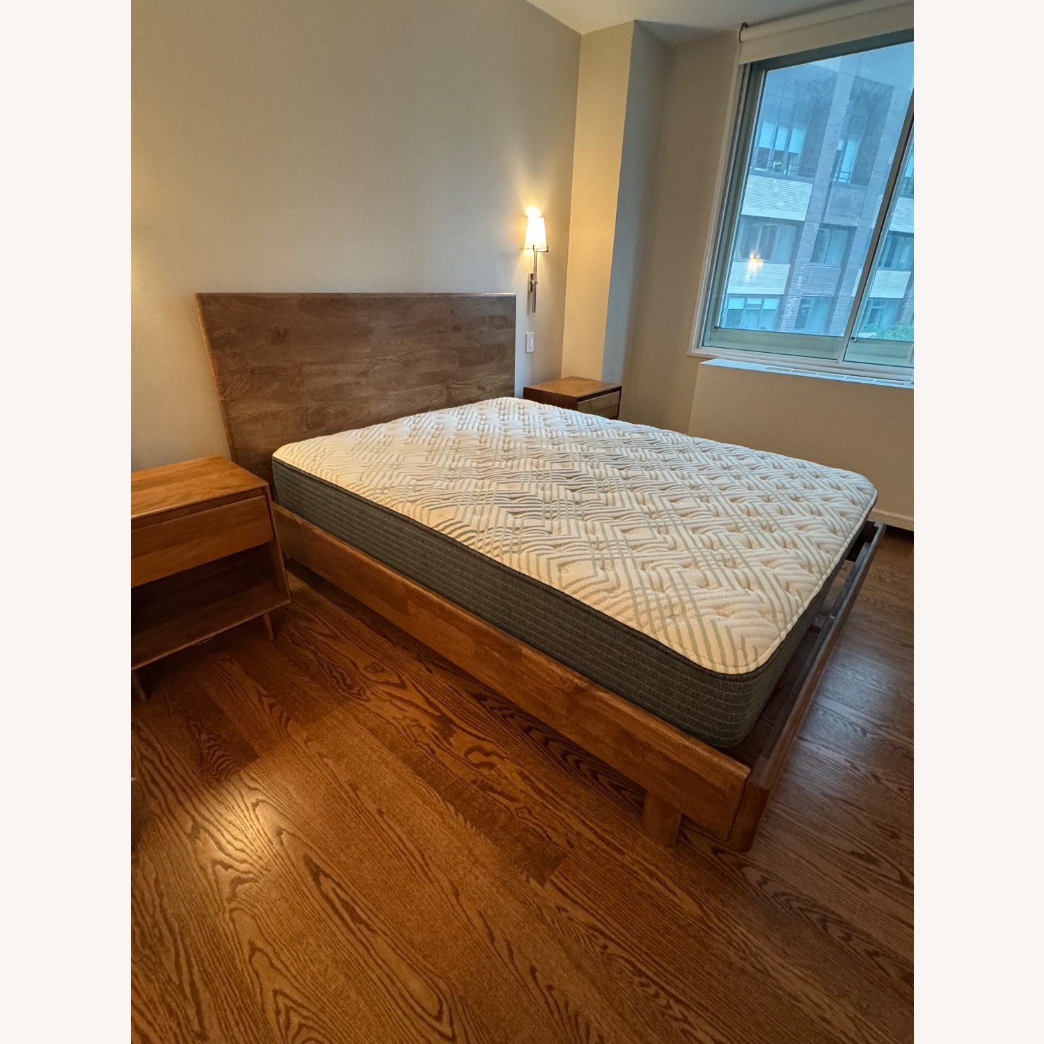 Isanti Queen Panel Bed - image-3