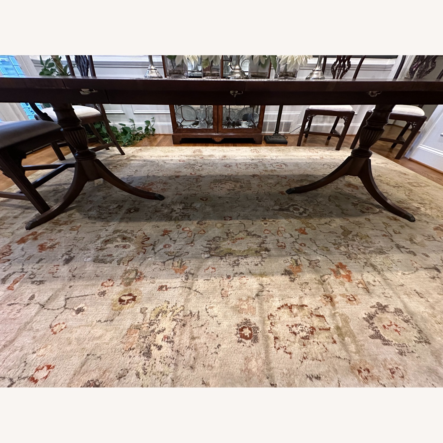 Lovely Hekman Dining Room Set - image-4