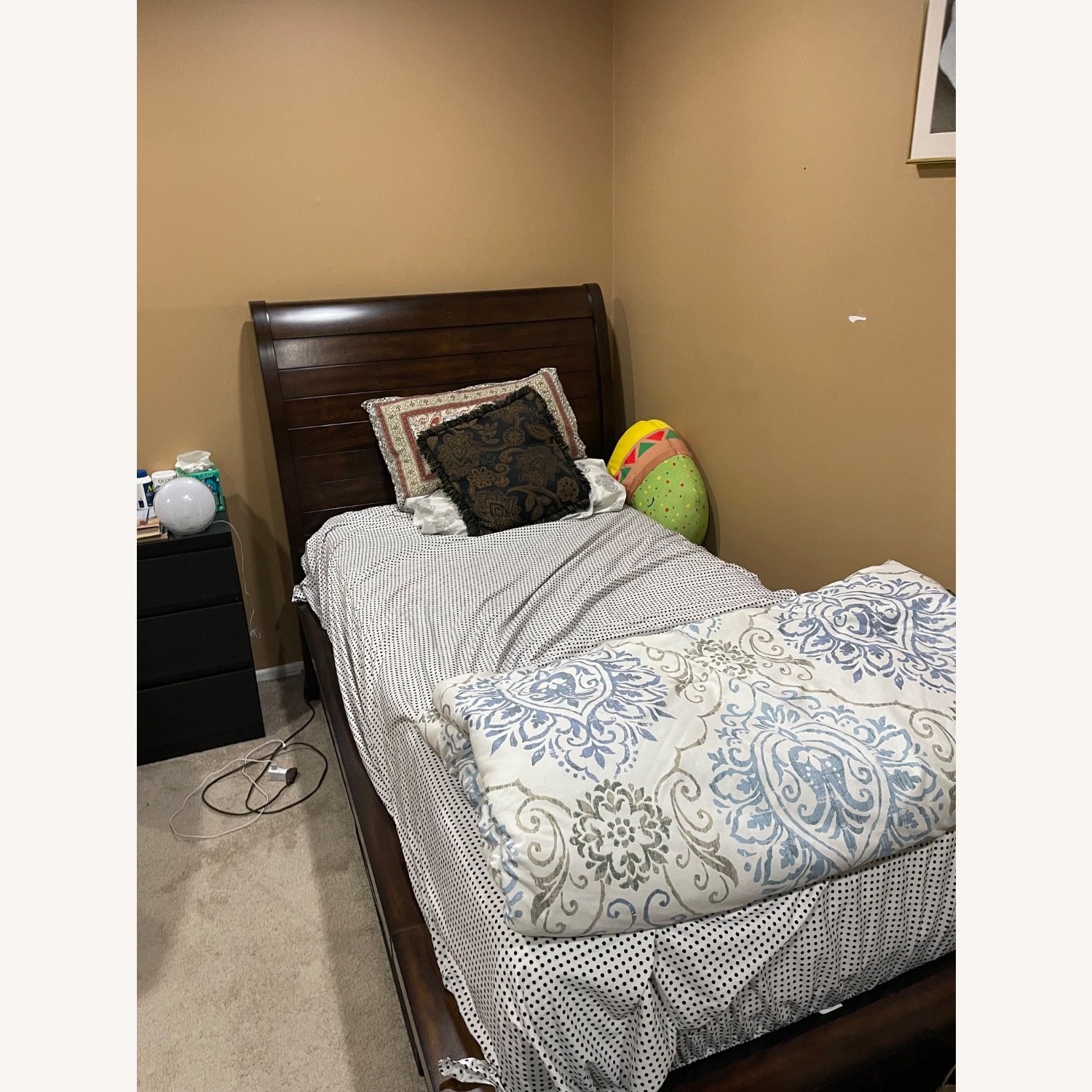 Wood Twin Bedframe with 6 Storage Drawers  - image-1