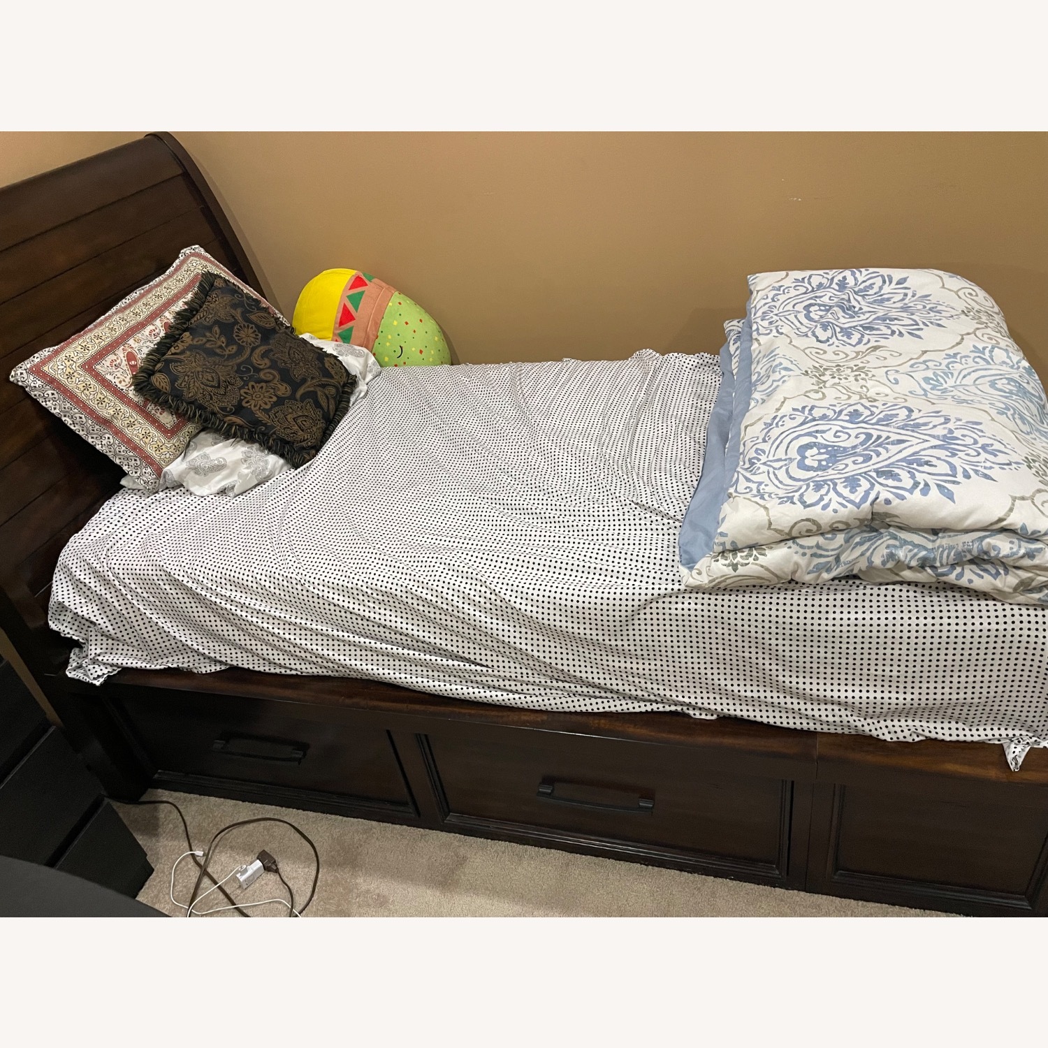 Wood Twin Bedframe with 6 Storage Drawers  - image-3