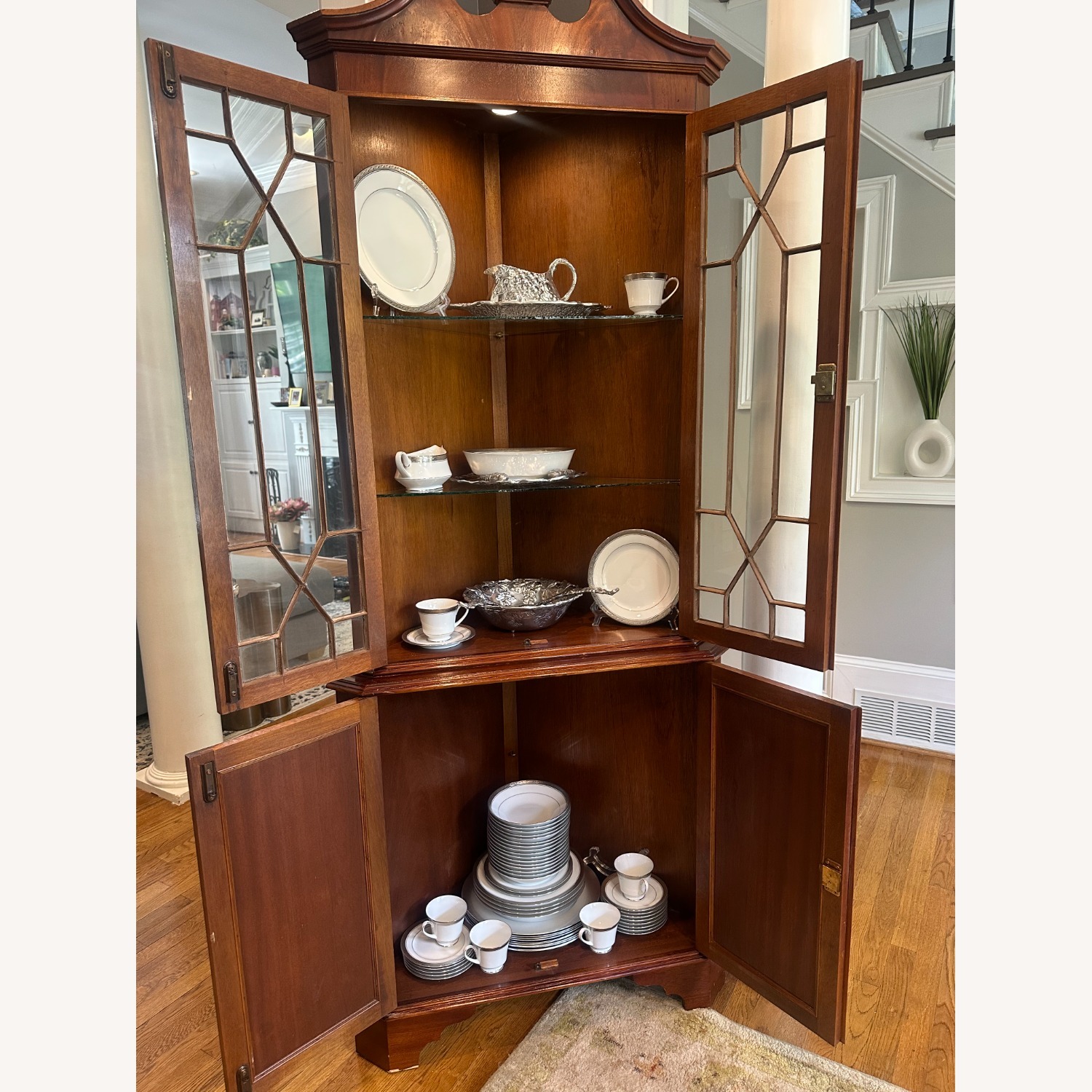  Corner Armoire - image-3