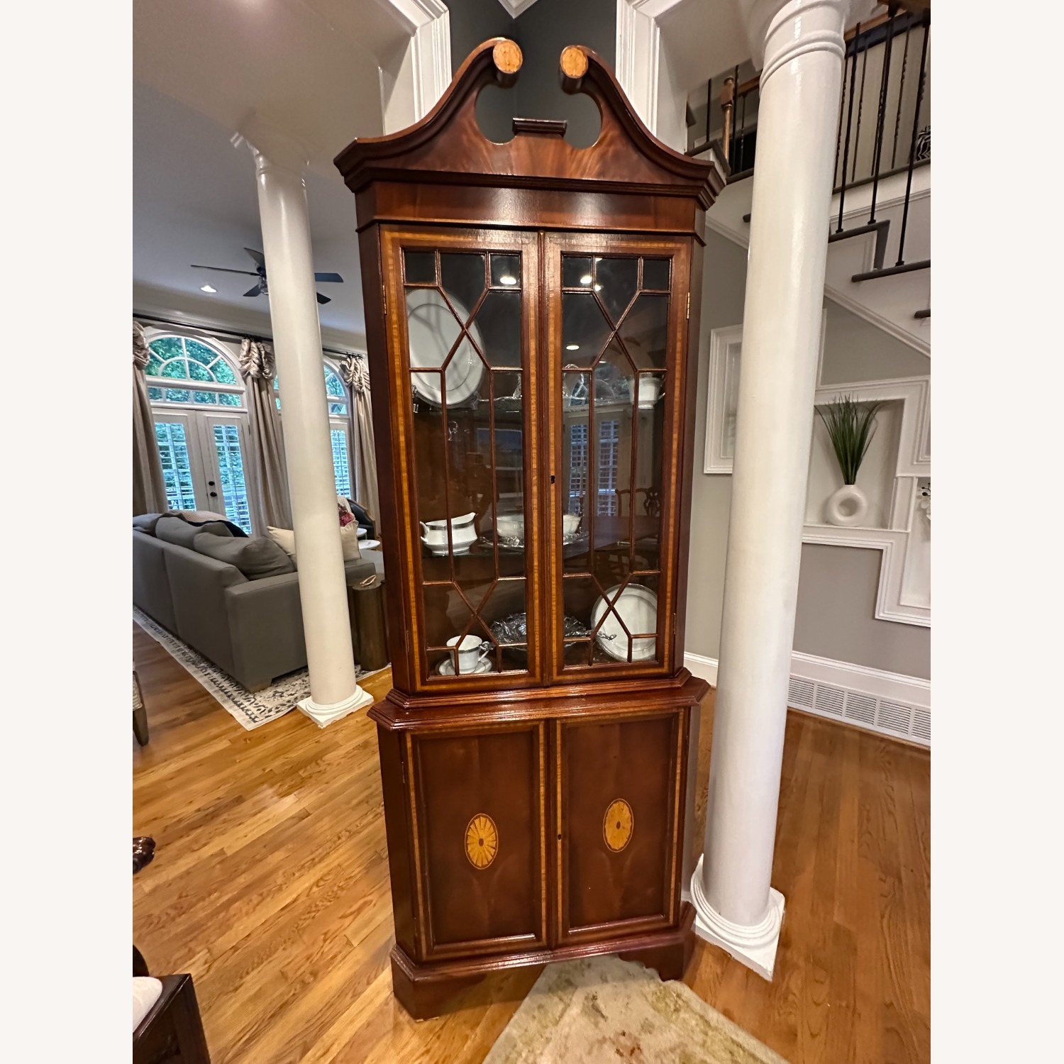  Corner Armoire - image-1